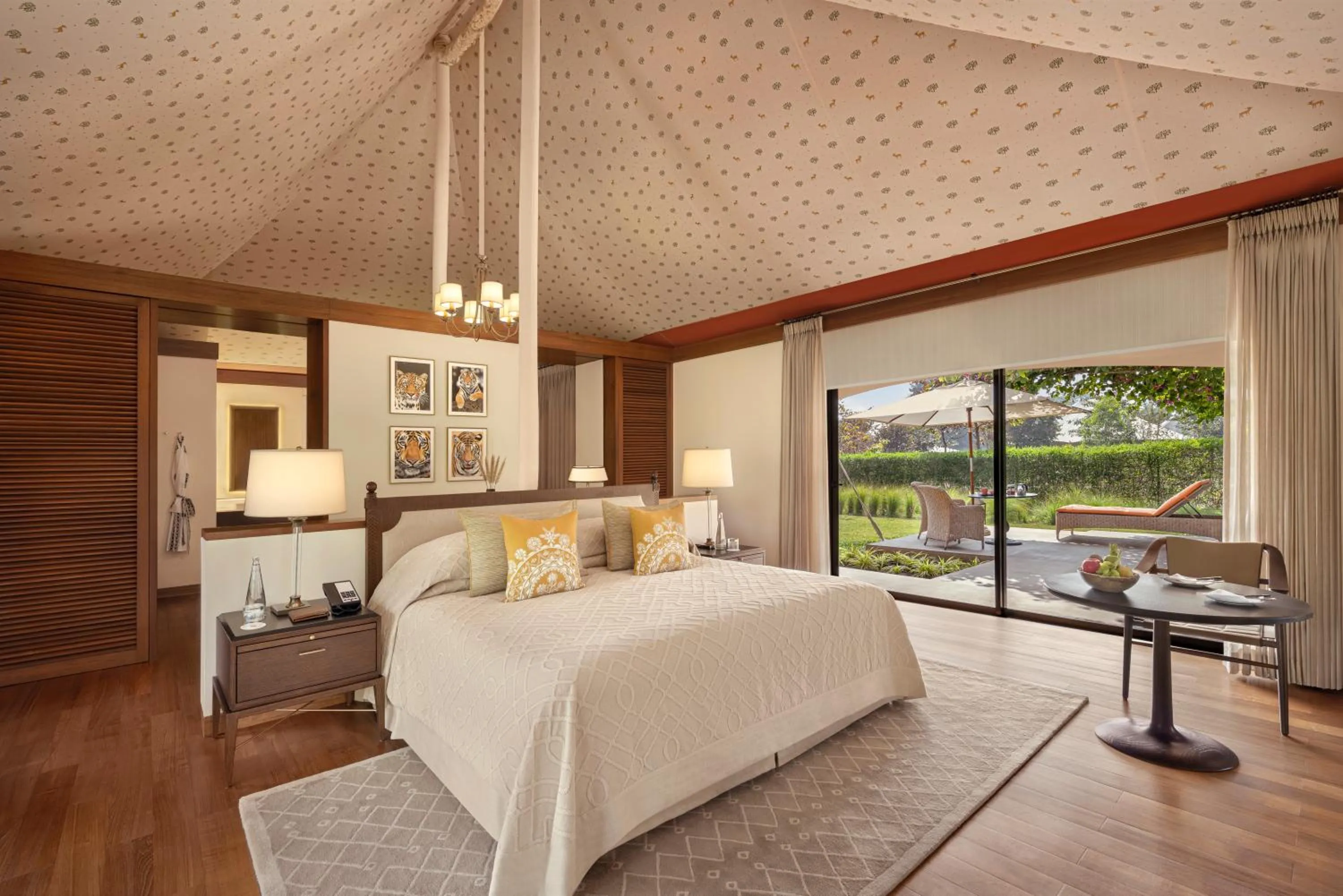 Luxury Tent - King Bed in The Oberoi Vindhyavilas Wildlife Resort, Bandhavgarh