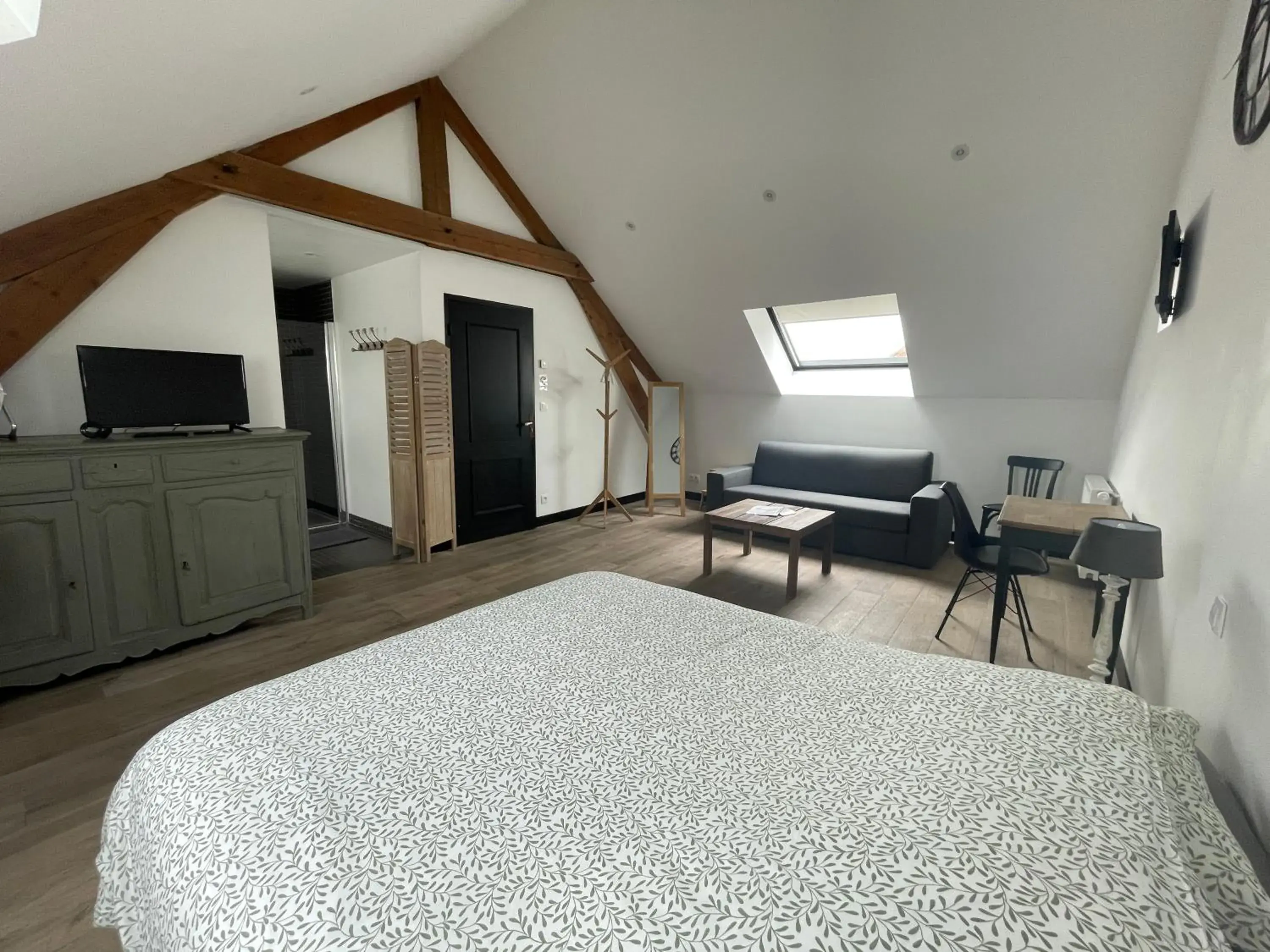 Photo of the whole room, Bed in La Grange De Salomé Photo of the whole room, Bed in La Grange De Salomé