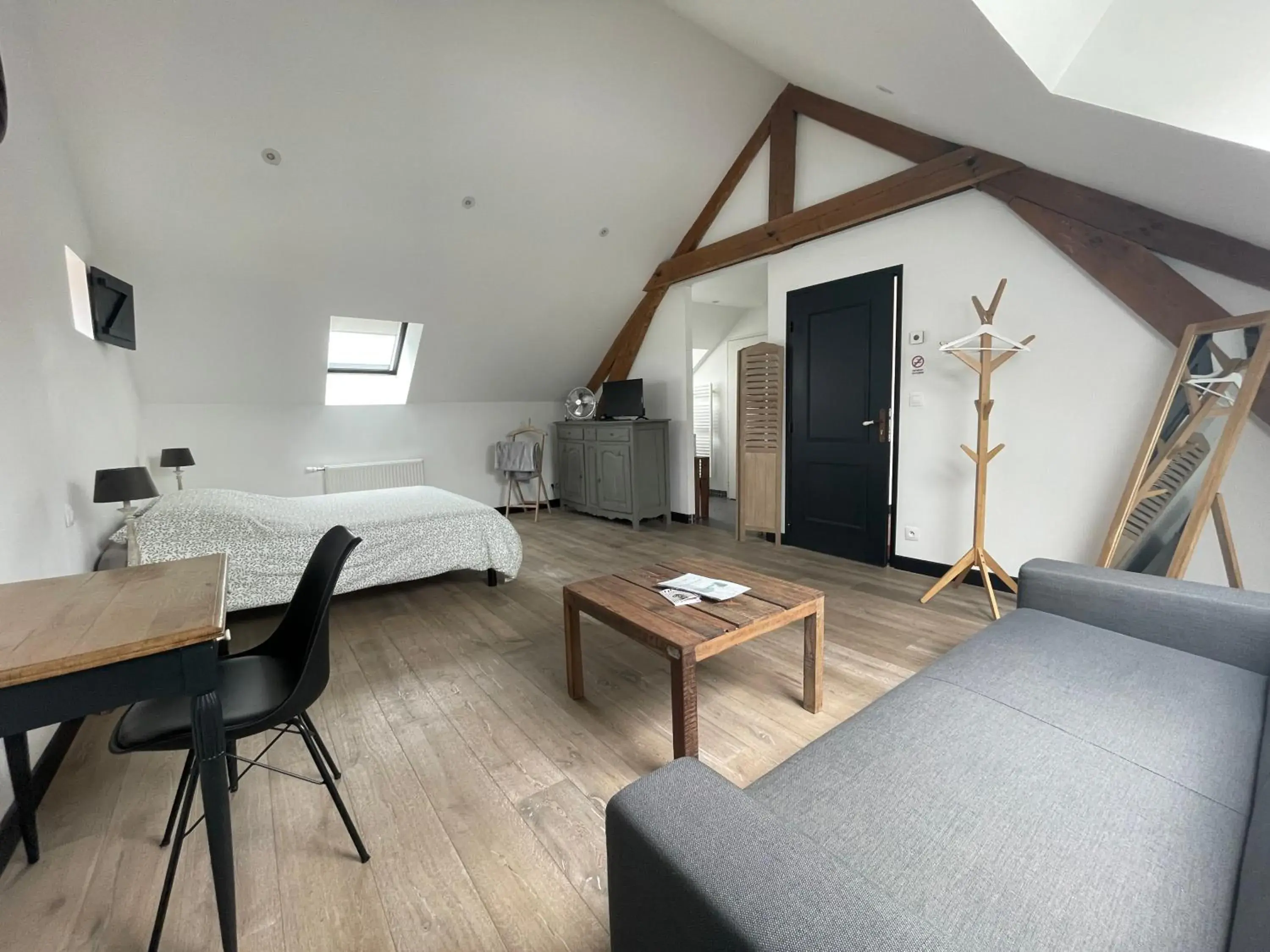 Photo of the whole room, Bed in La Grange De Salomé Photo of the whole room, Bed in La Grange De Salomé