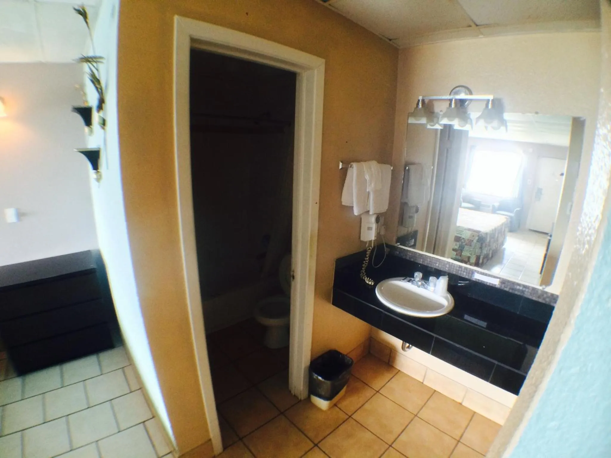 Bathroom in Austin Motor Inn