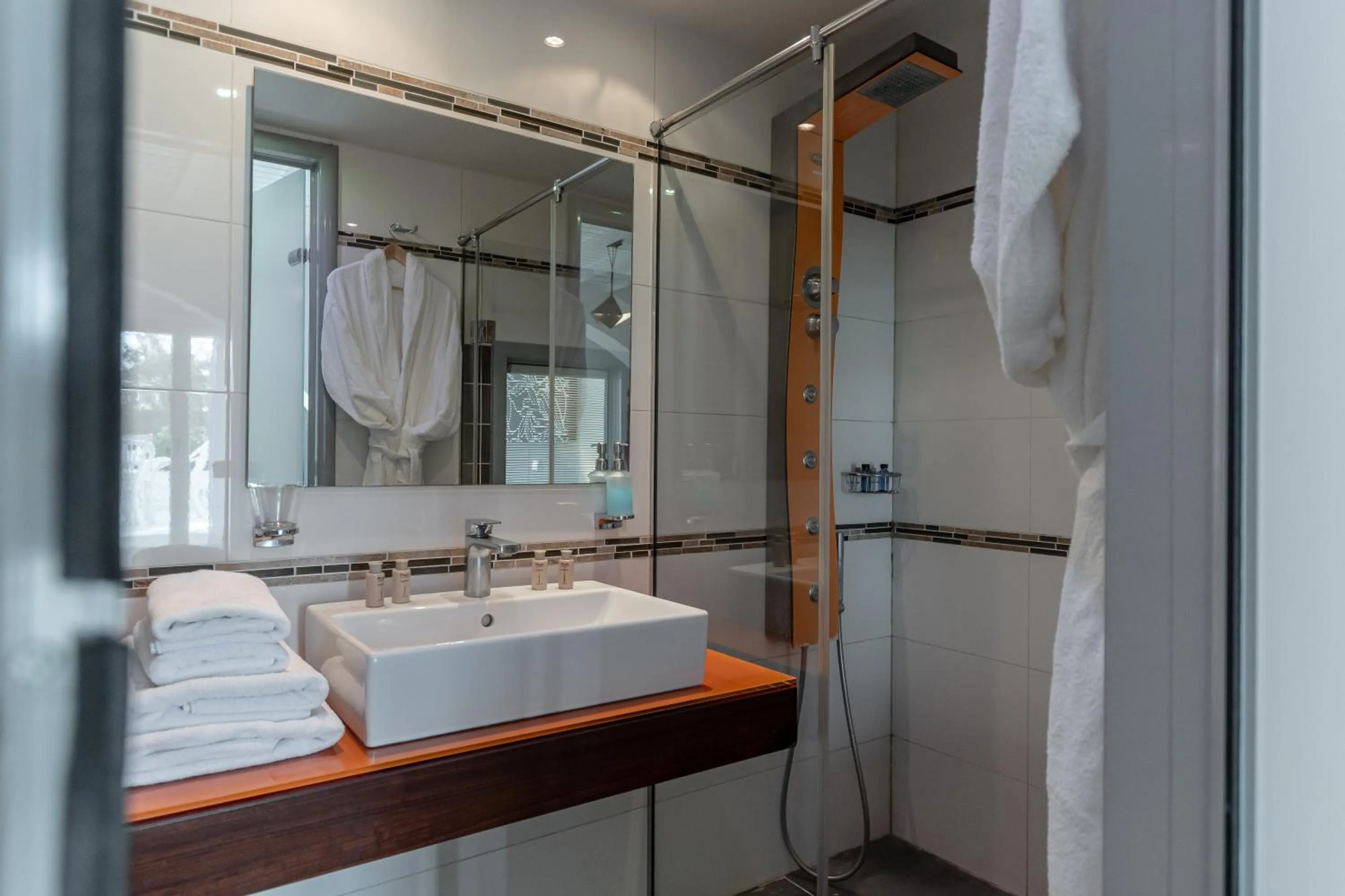 Shower in Galaxy Hotel Naxos