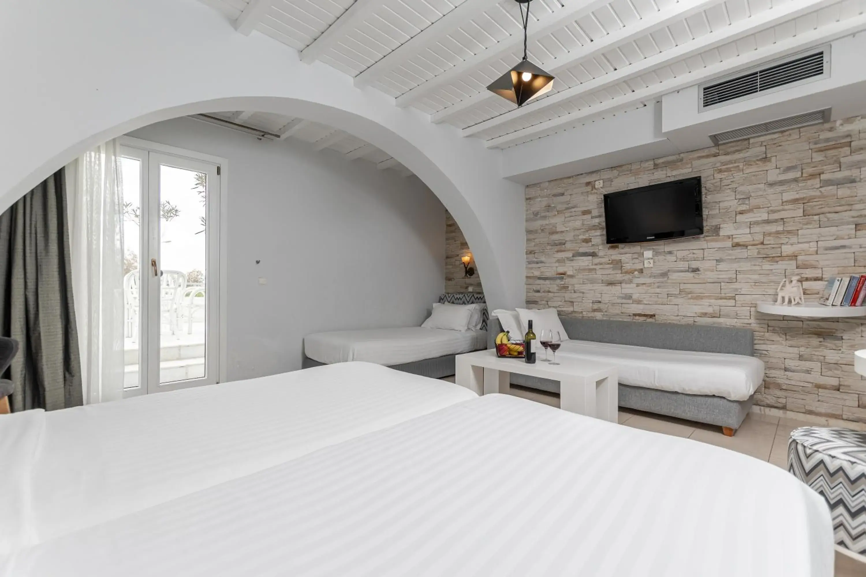 Quadruple Room with Garden View in Galaxy Hotel Naxos Quadruple Room with Garden View in Galaxy Hotel Naxos