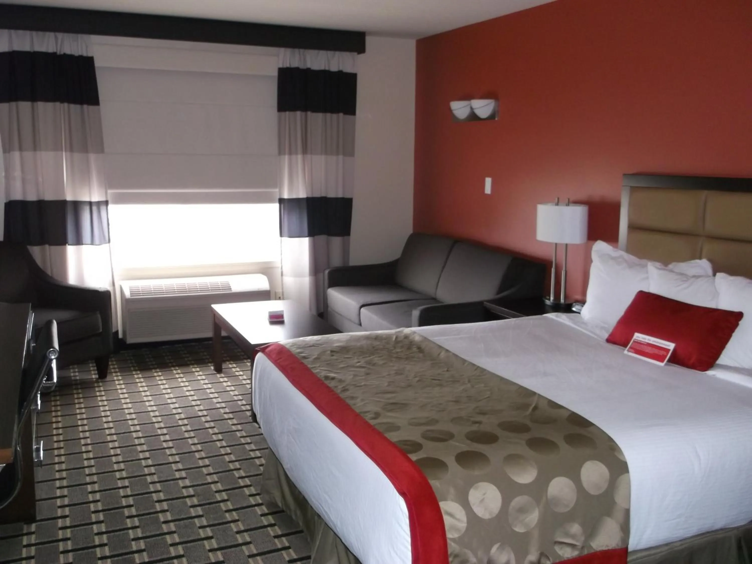 Coffee/tea facilities, Bed in Ramada by Wyndham Edson