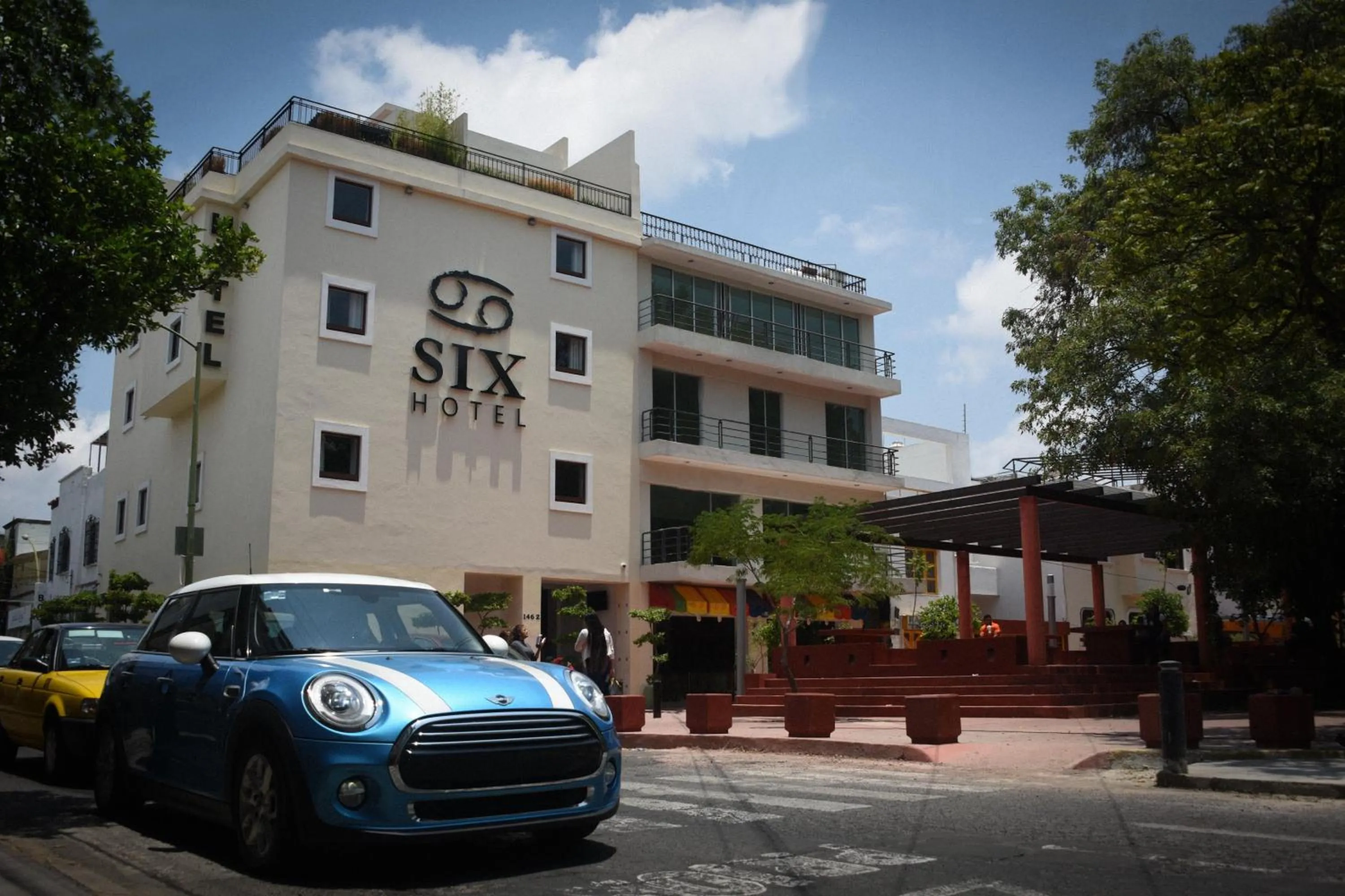 Facade/entrance in Six Hotel Guadalajara Expiatorio