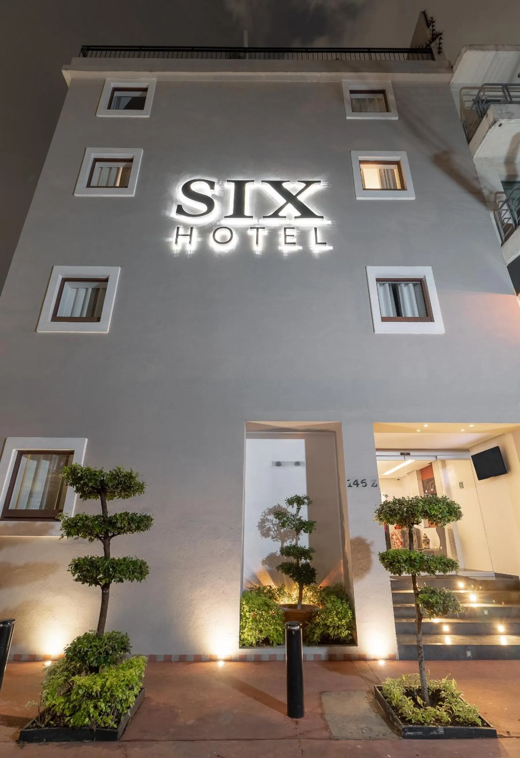 Facade/entrance in Six Hotel Guadalajara Expiatorio