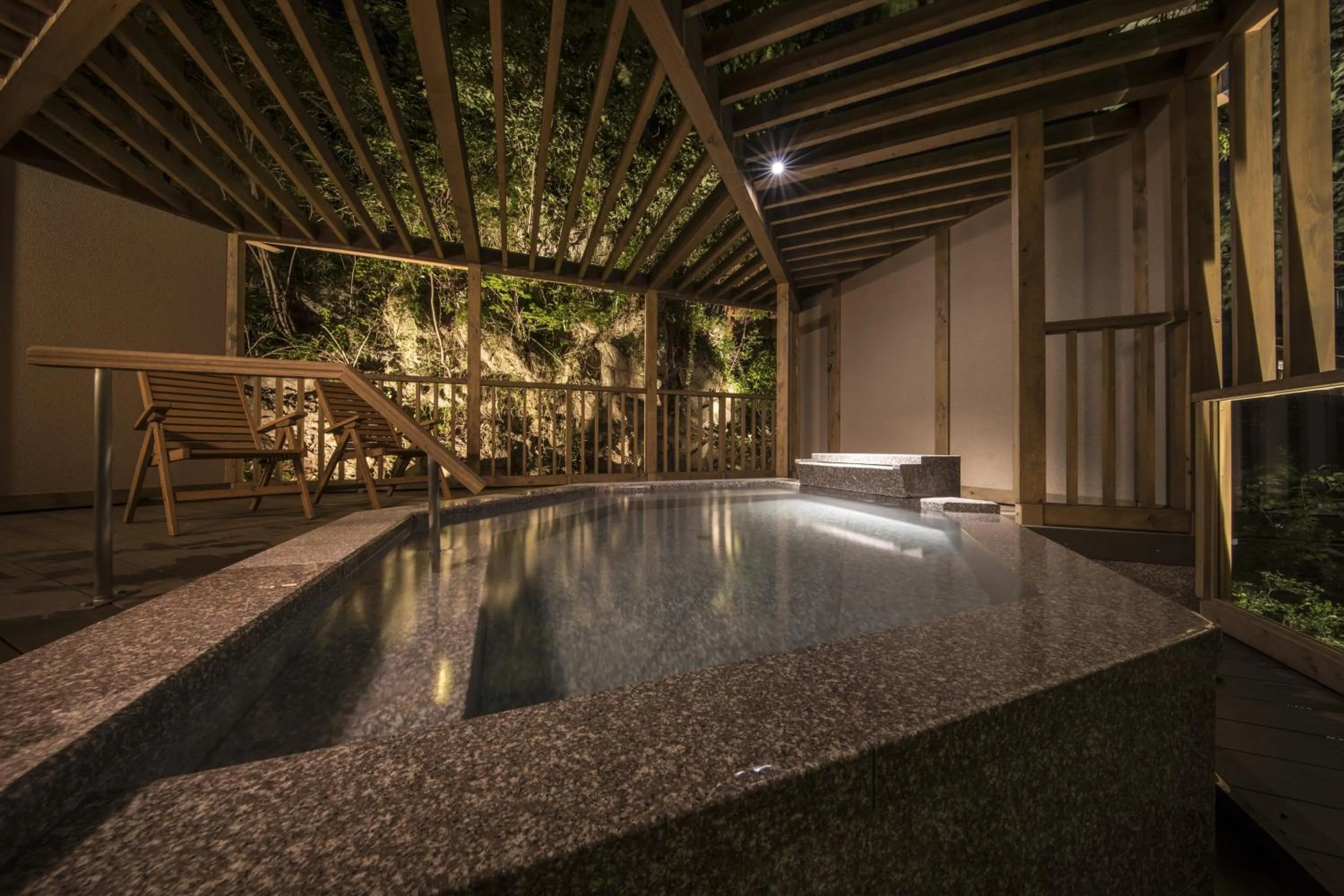 Hot Spring Bath in Hotel Shirakawa Yunokura