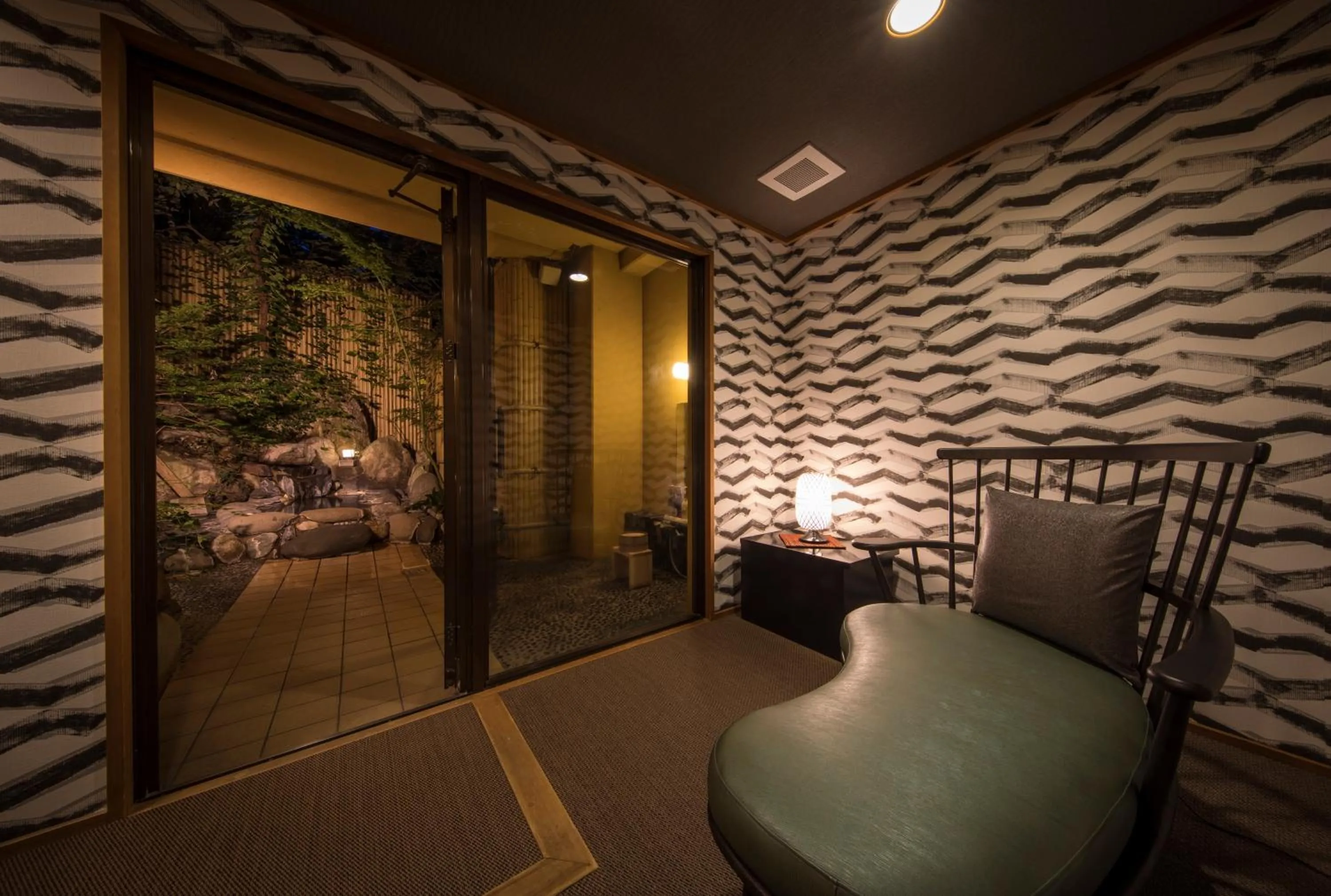 Hot Spring Bath in Hotel Shirakawa Yunokura