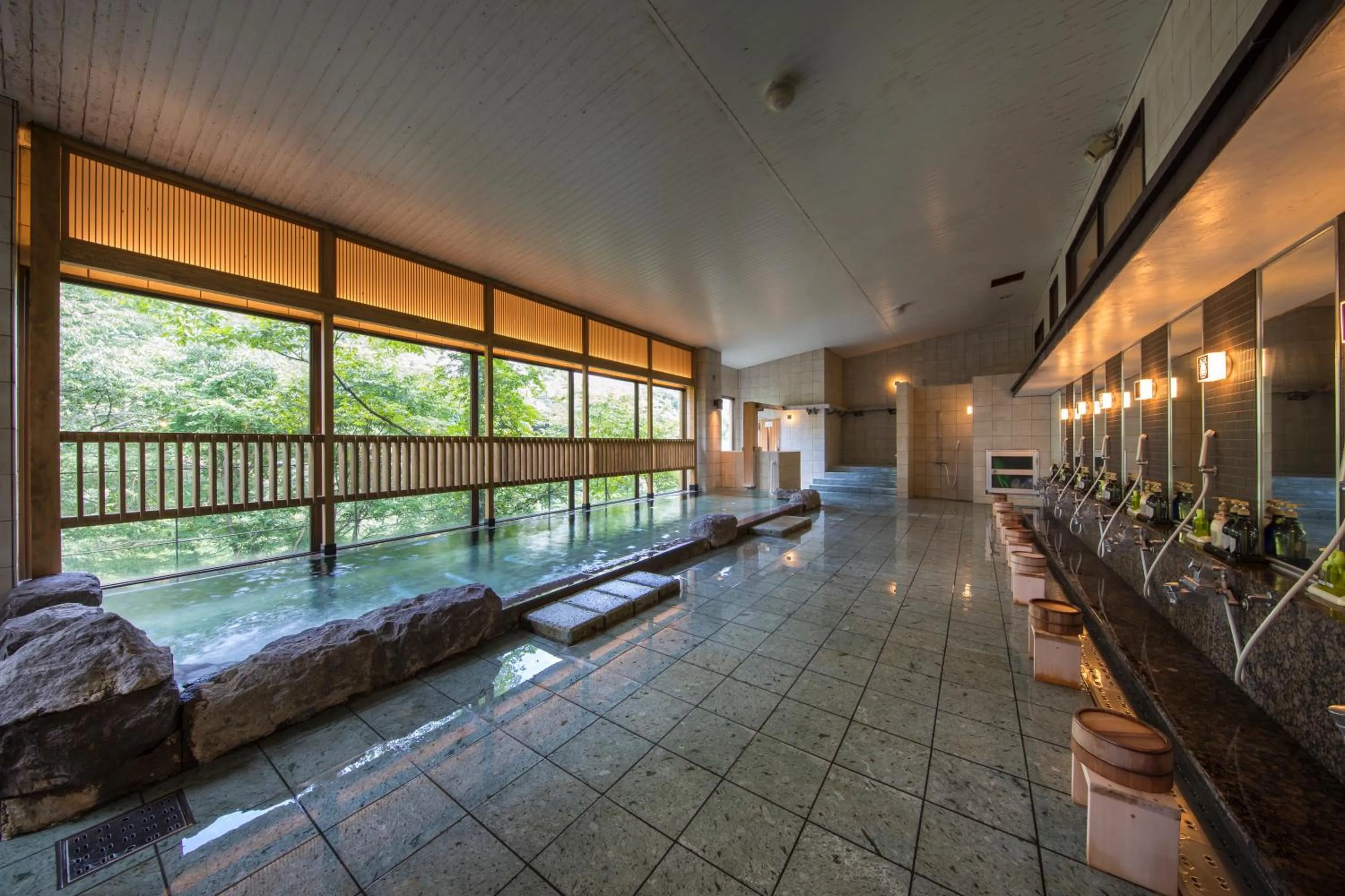Hot Spring Bath in Hotel Shirakawa Yunokura