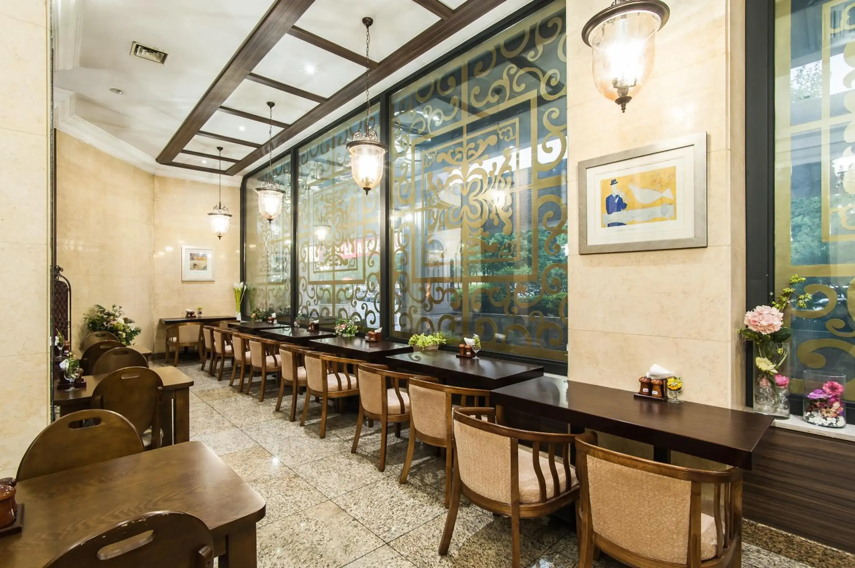 Restaurant/places to eat in Aura Hotel Restaurant/places to eat in Aura Hotel