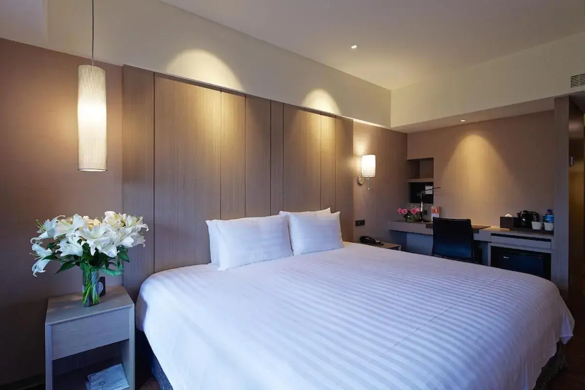 Bed in La Maison Hotel Bed in La Maison Hotel