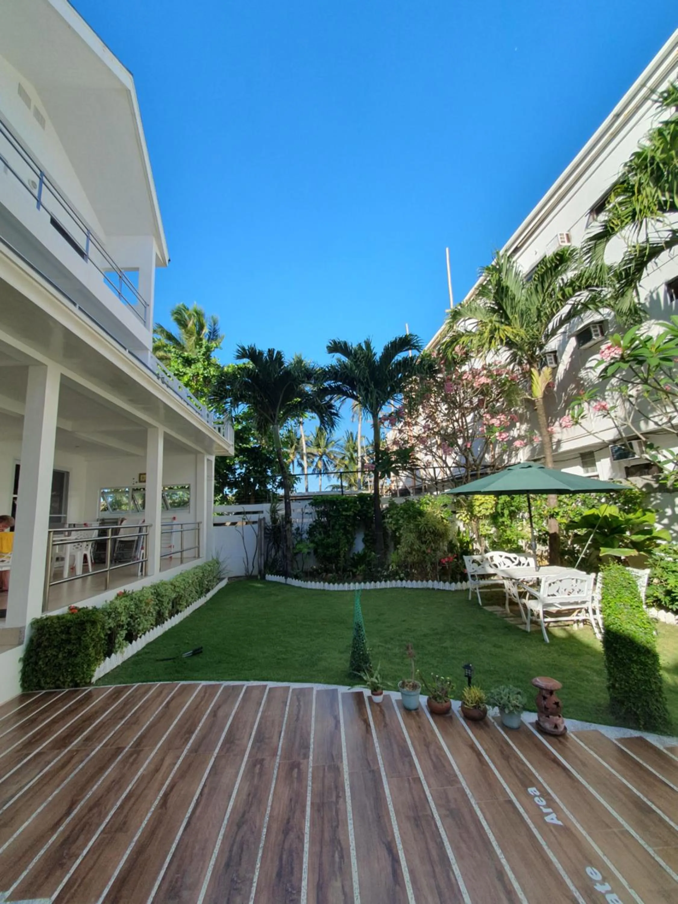 Garden in ClubBoracay Apartelle