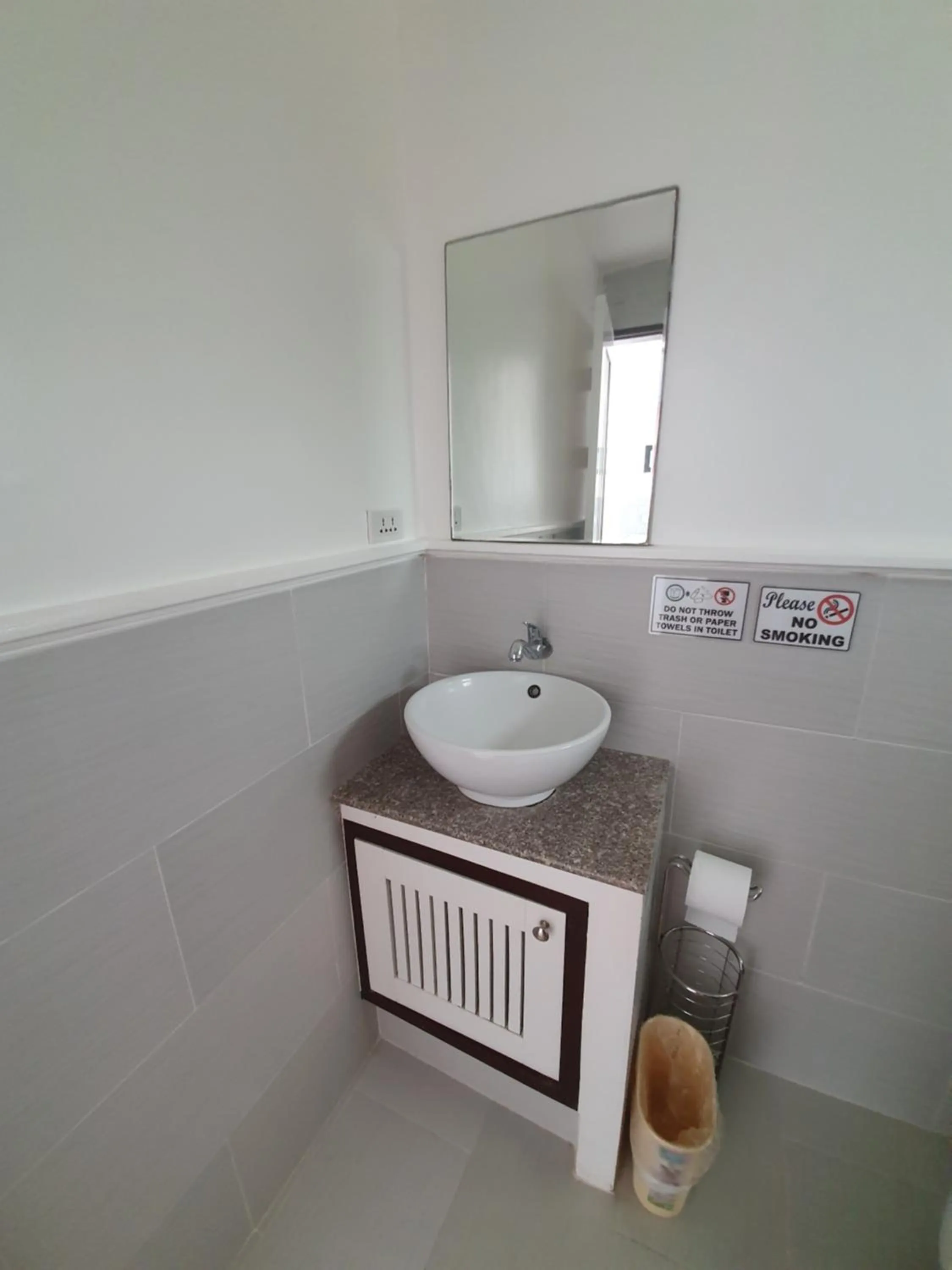 Bathroom in ClubBoracay Apartelle