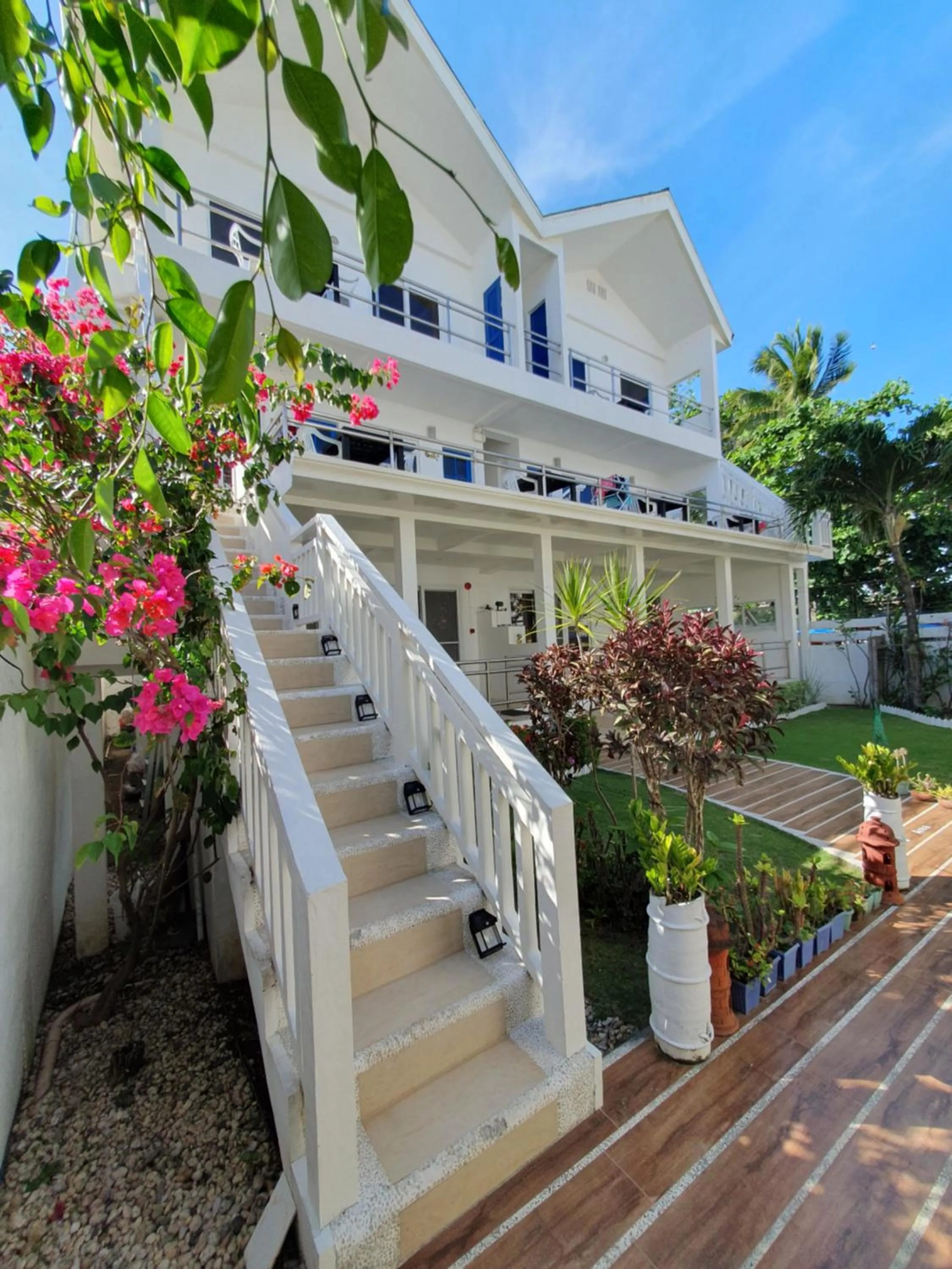 Property building in ClubBoracay Apartelle