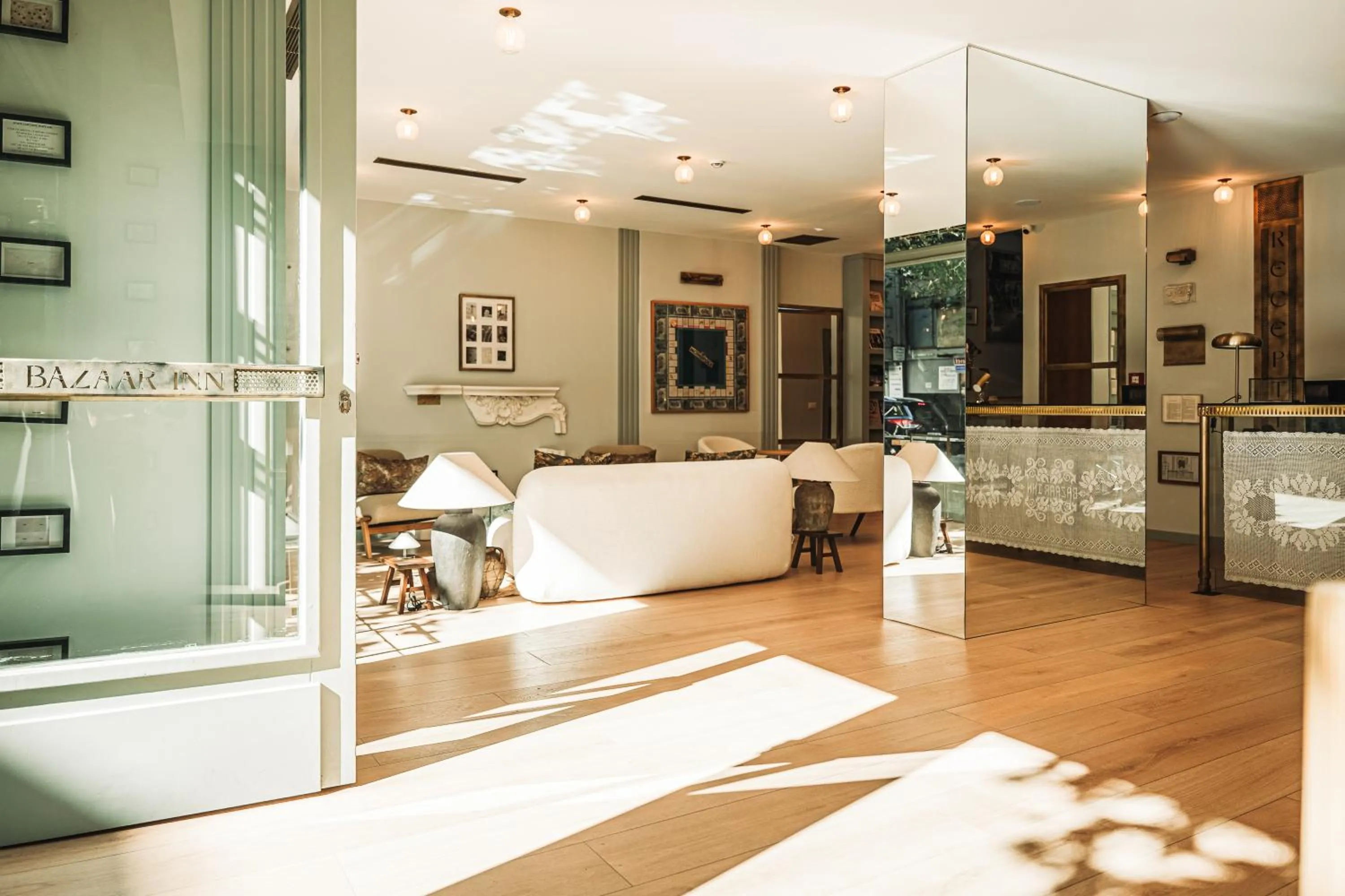 Restaurant/places to eat in Bazaar Inn Hotel