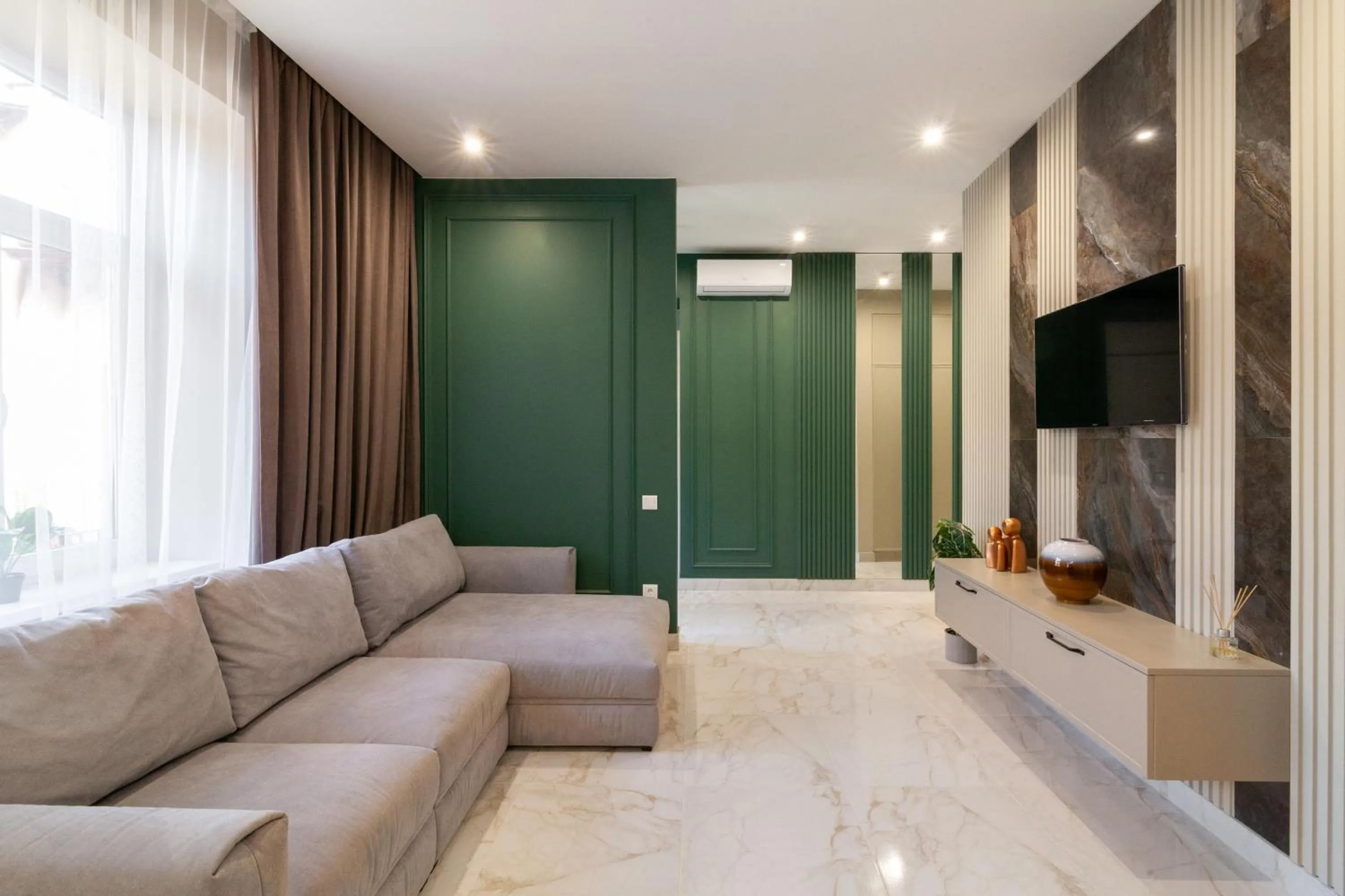 LEOGRAND VIP Apartments on Lesi Ukrainky 7