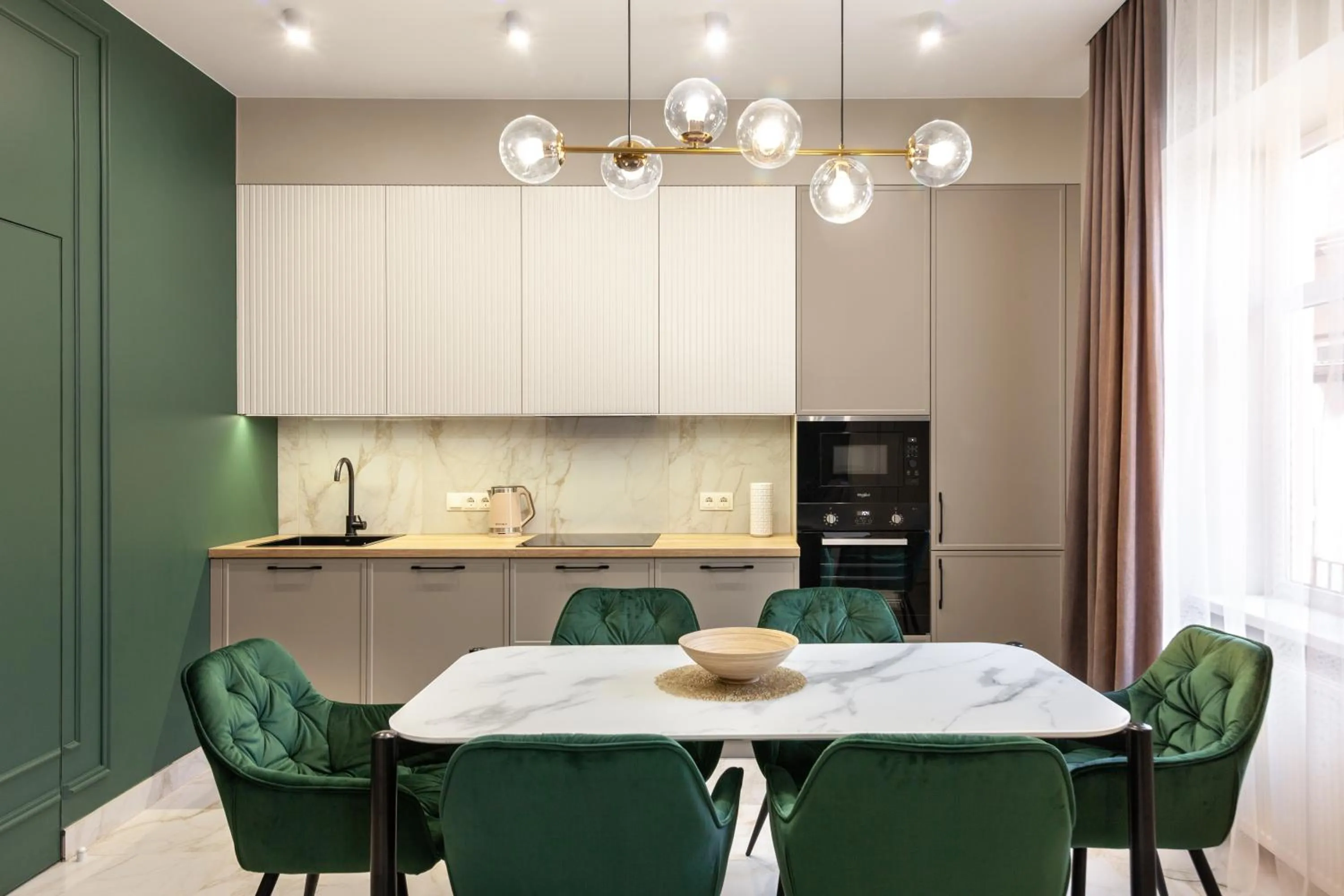 LEOGRAND VIP Apartments on Lesi Ukrainky 7
