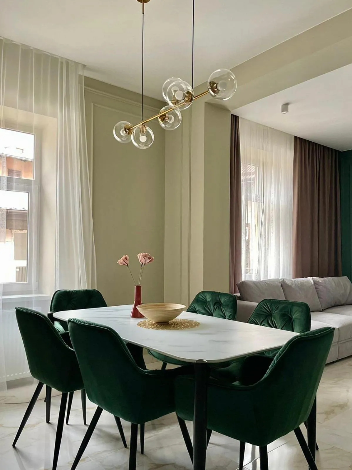LEOGRAND VIP Apartments on Lesi Ukrainky 7
