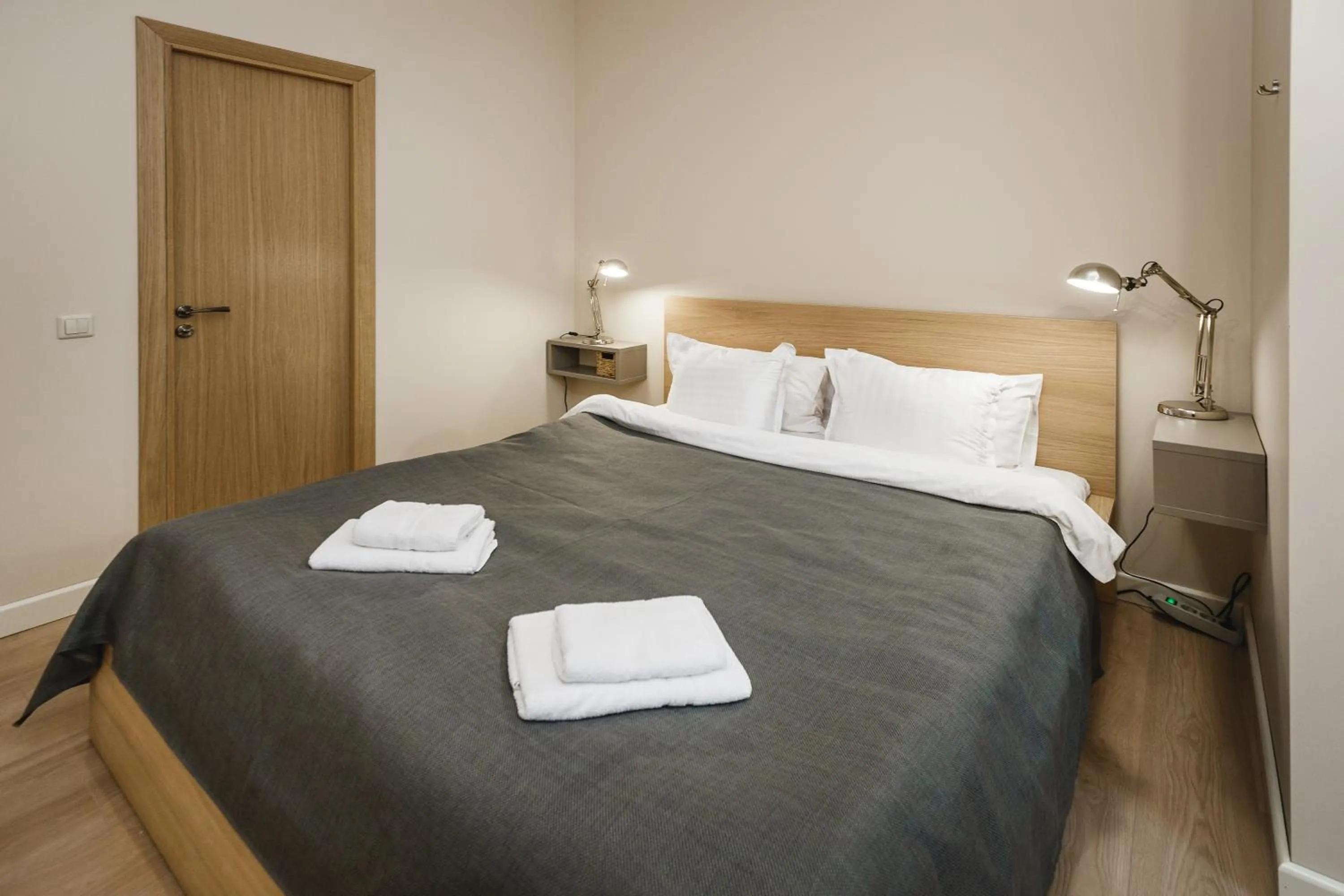 Bedroom, Bed in Bearsleys Downtown Apartments