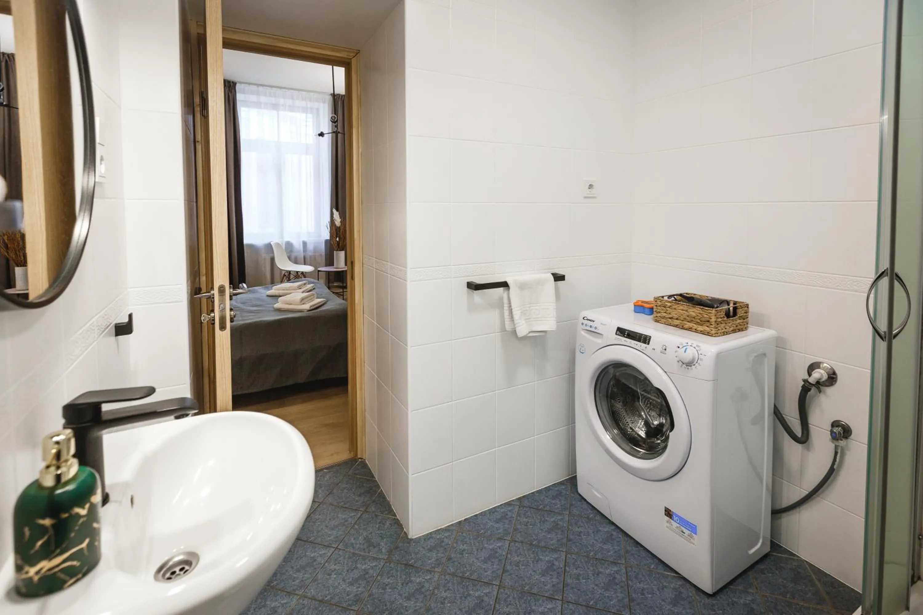Bathroom in Bearsleys Downtown Apartments