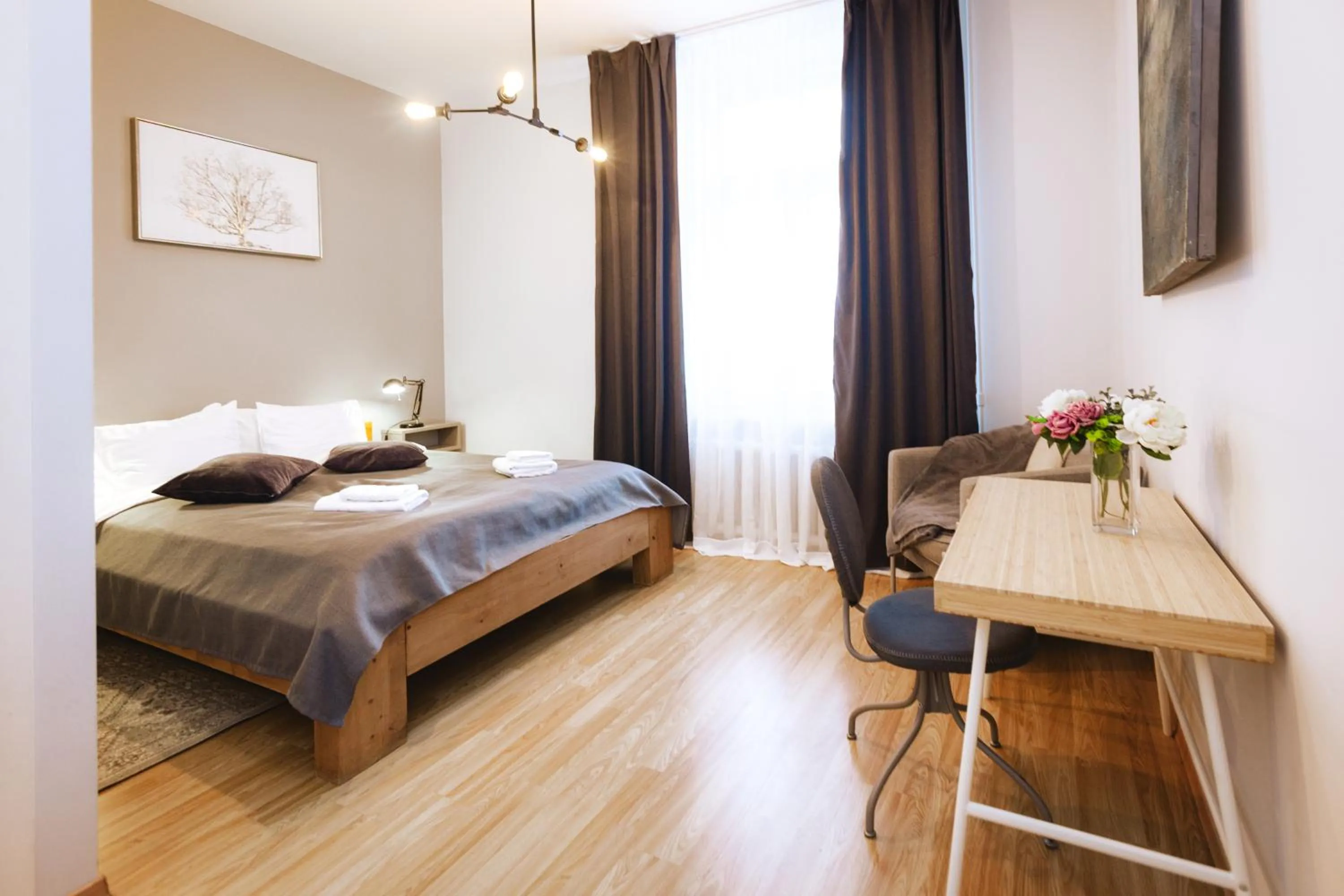 Bedroom, Bed in Bearsleys Downtown Apartments