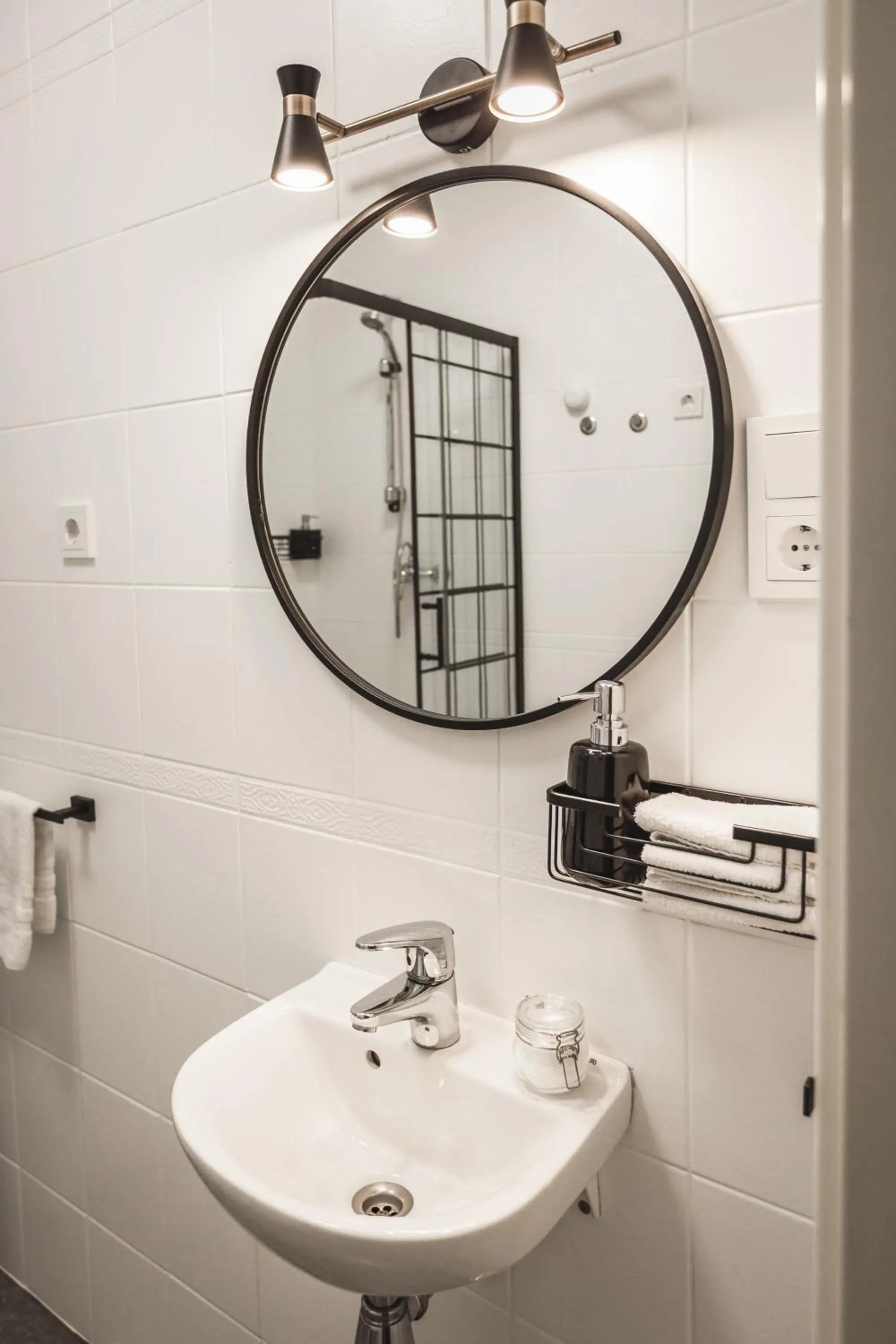 Bathroom in Bearsleys Downtown Apartments