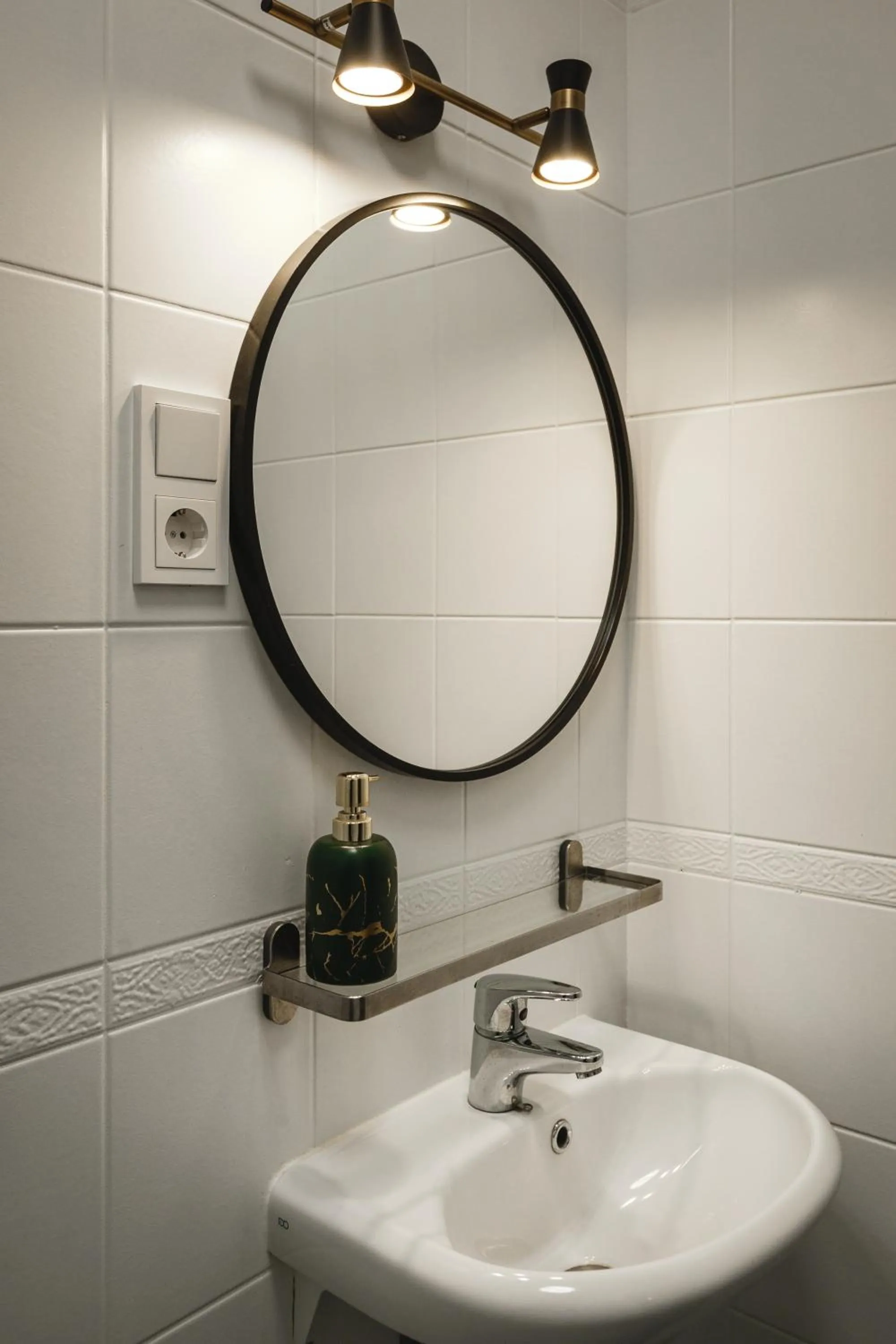 Bathroom in Bearsleys Downtown Apartments