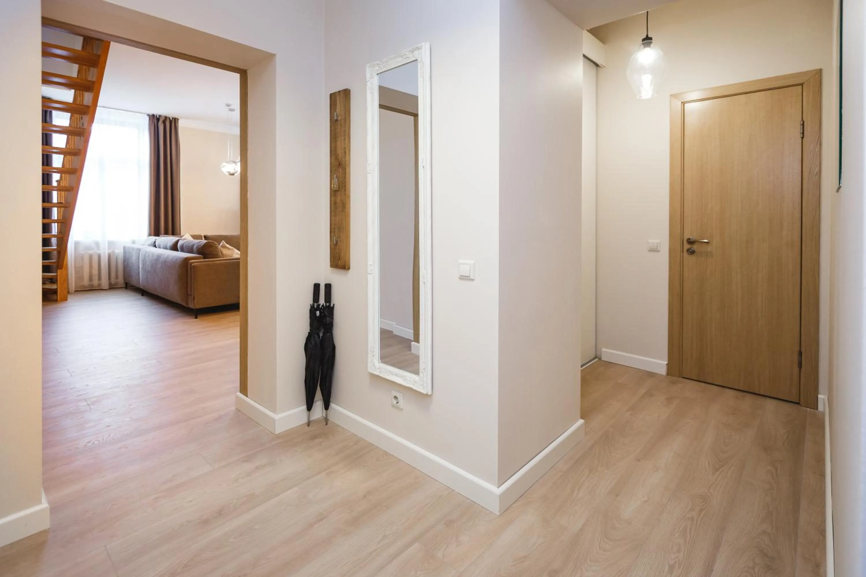 Photo of the whole room, Bed in Bearsleys Downtown Apartments