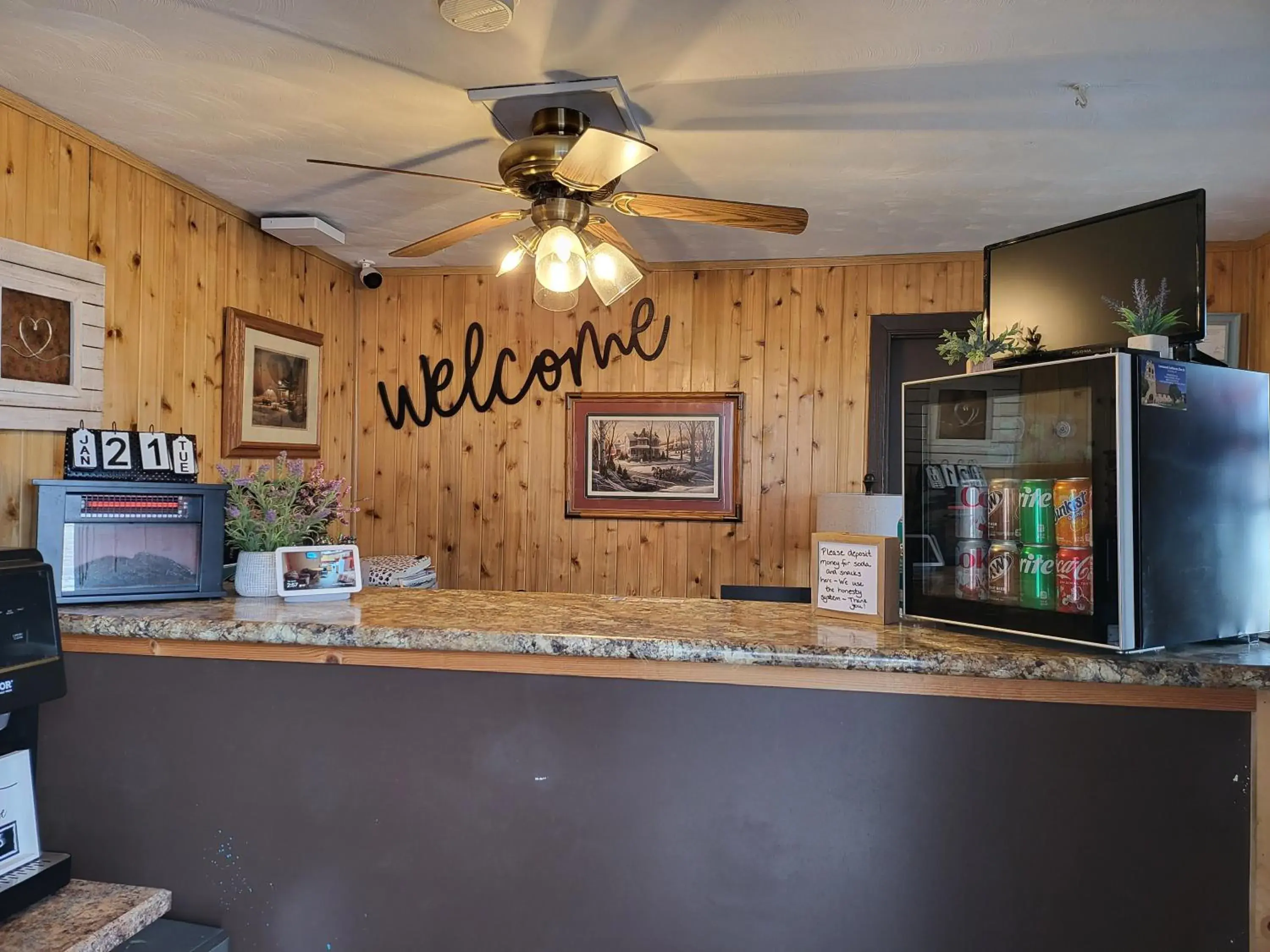 Lobby or reception in KJ's Inn and Suites By OYO Gettysburg US Hwy 212 Lobby or reception in KJ's Inn and Suites By OYO Gettysburg US Hwy 212