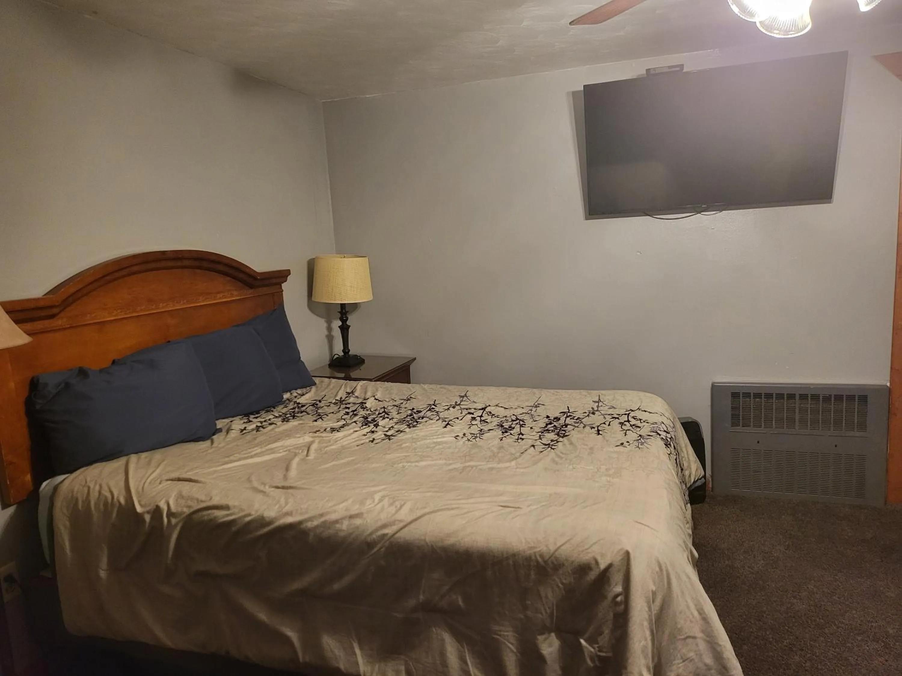 Bedroom, Bed in KJ's Inn and Suites By OYO Gettysburg US Hwy 212