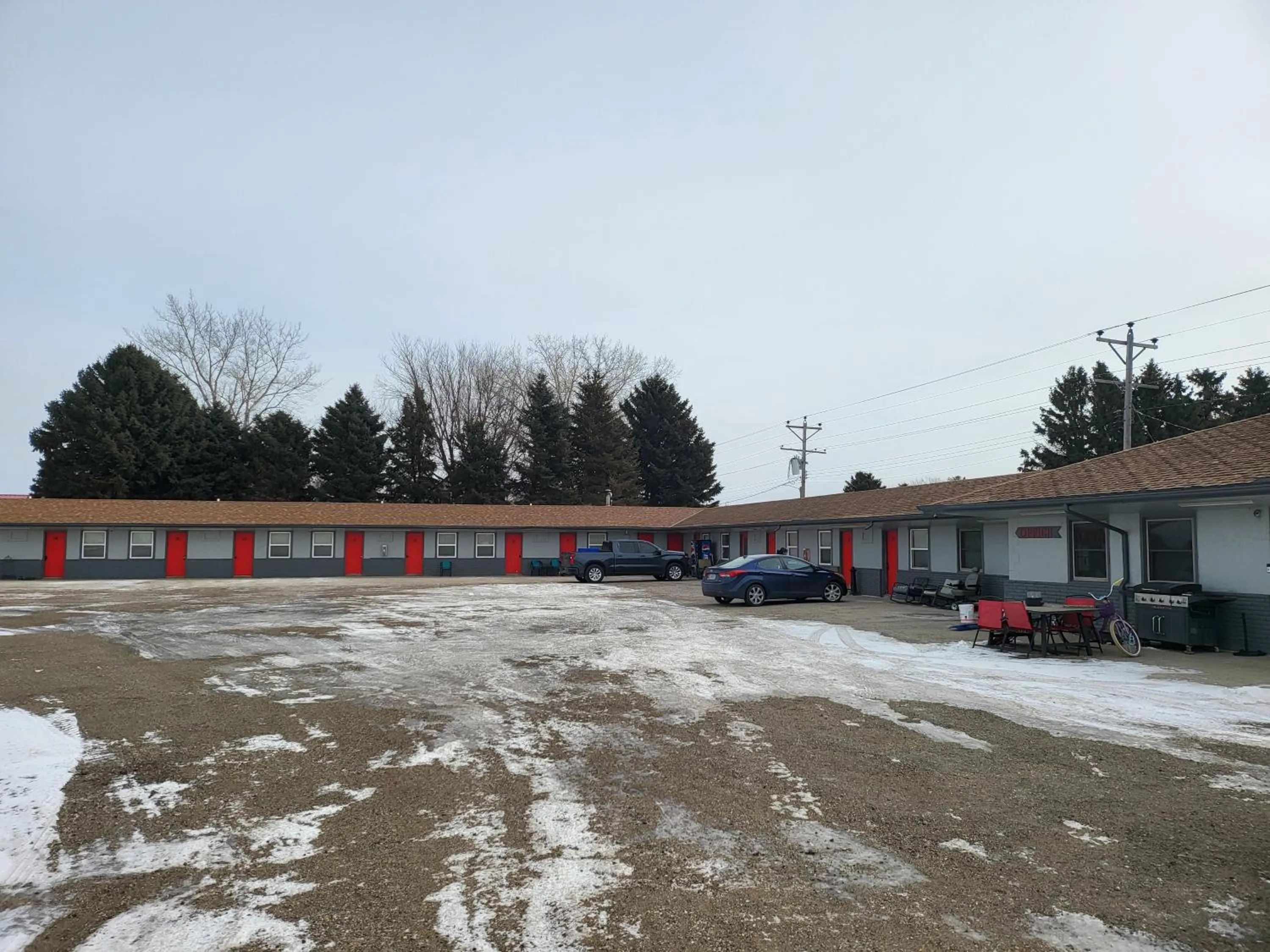 Parking in KJ's Inn and Suites By OYO Gettysburg US Hwy 212