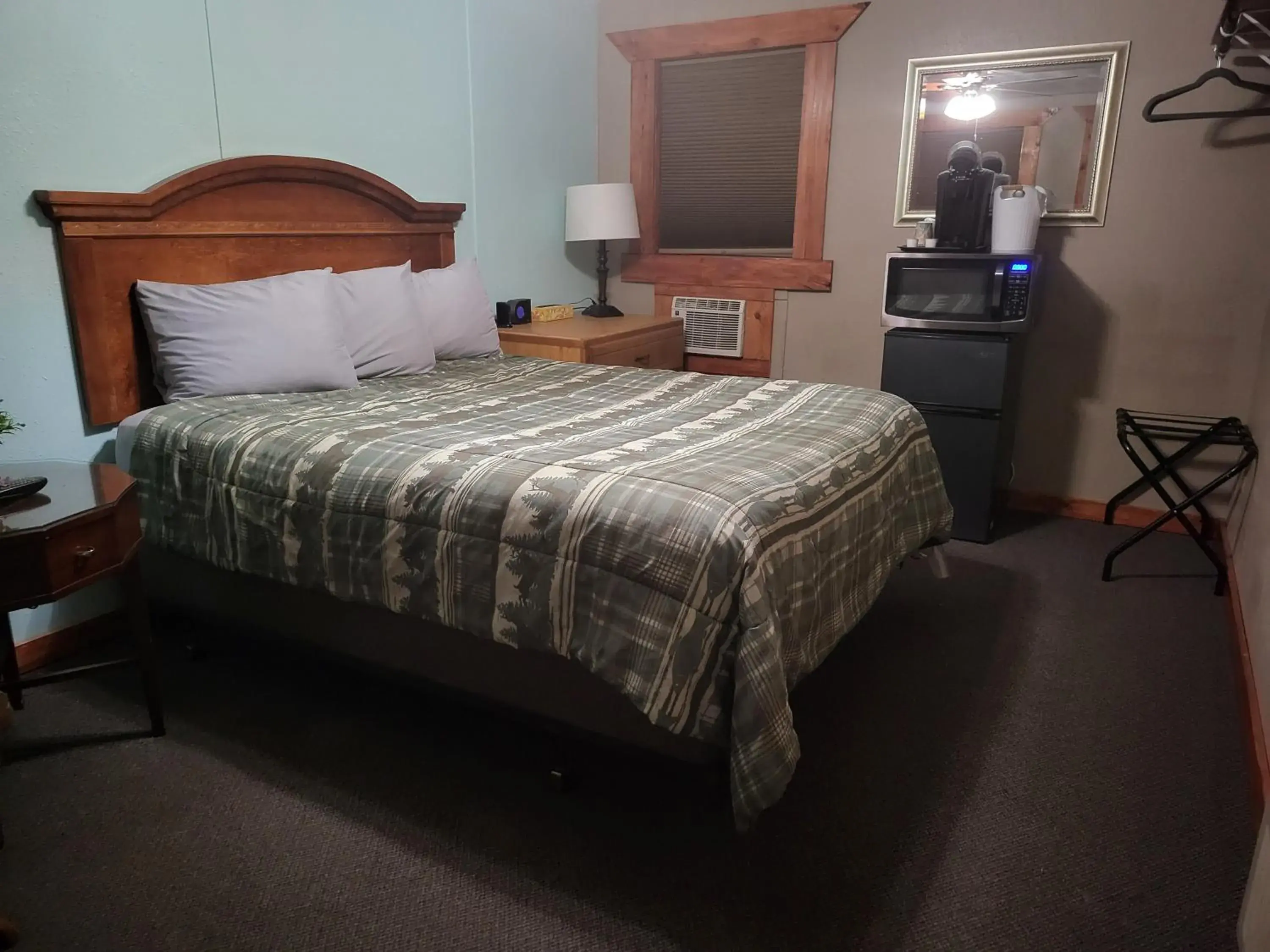 Queen Bed Non-Smoking in KJ's Inn and Suites By OYO Gettysburg US Hwy 212 Queen Bed Non-Smoking in KJ's Inn and Suites By OYO Gettysburg US Hwy 212