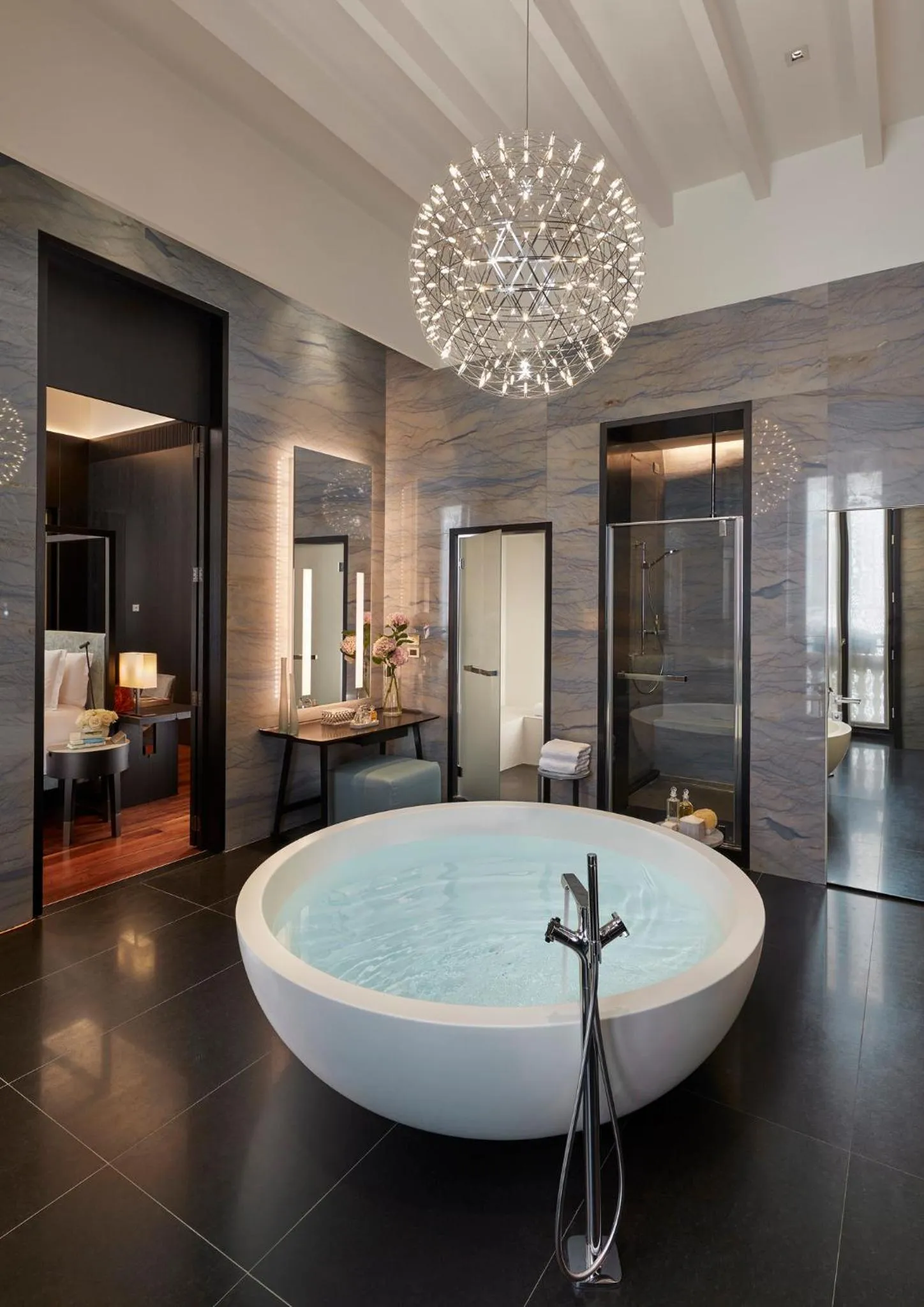 Photo of the whole room in Mandarin Oriental, Milan