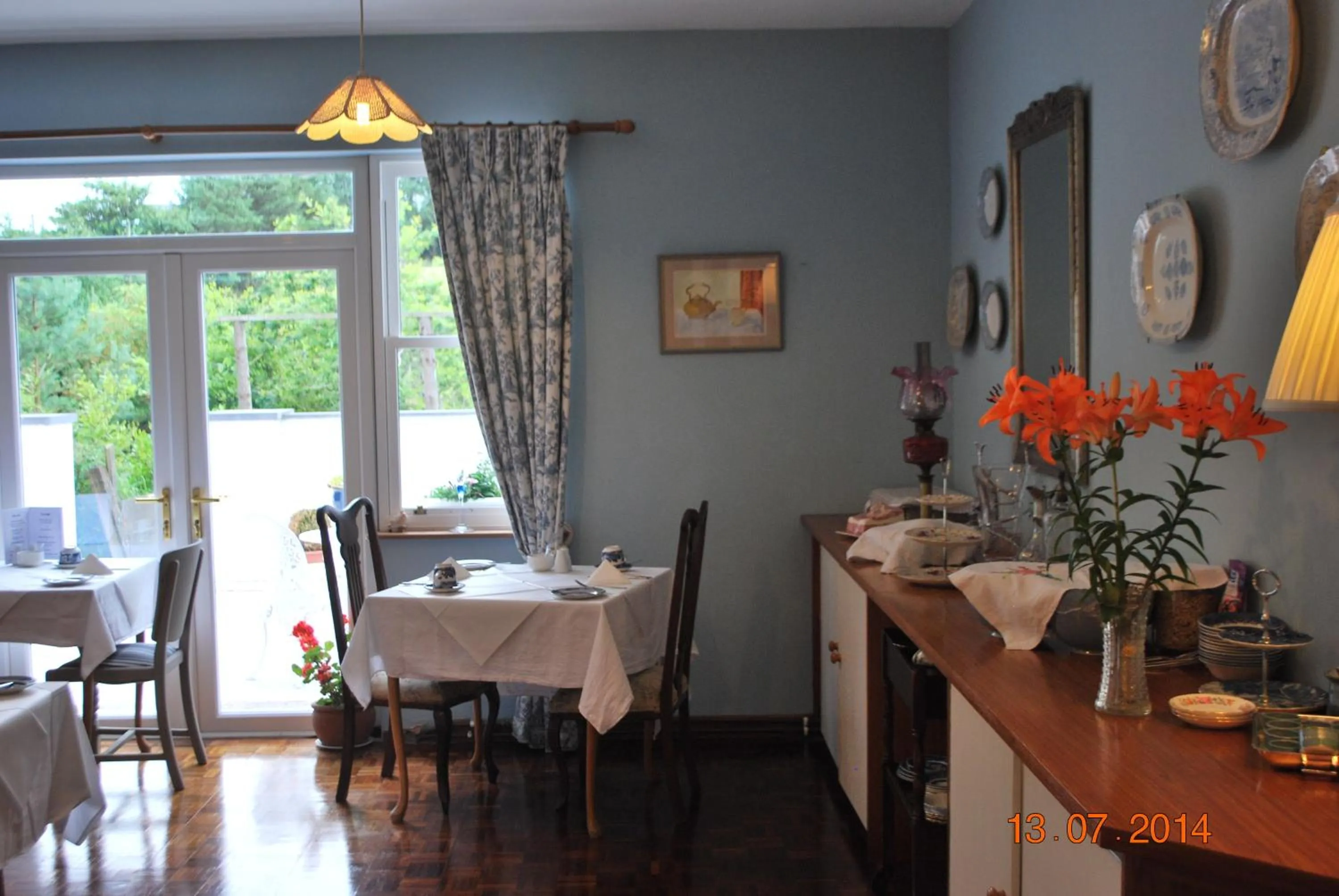 Restaurant/places to eat in Seapoint House