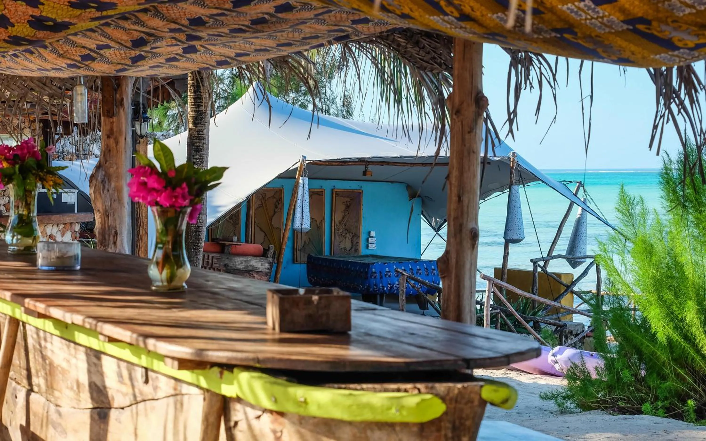 Lounge or bar in Seasons Lodge Zanzibar