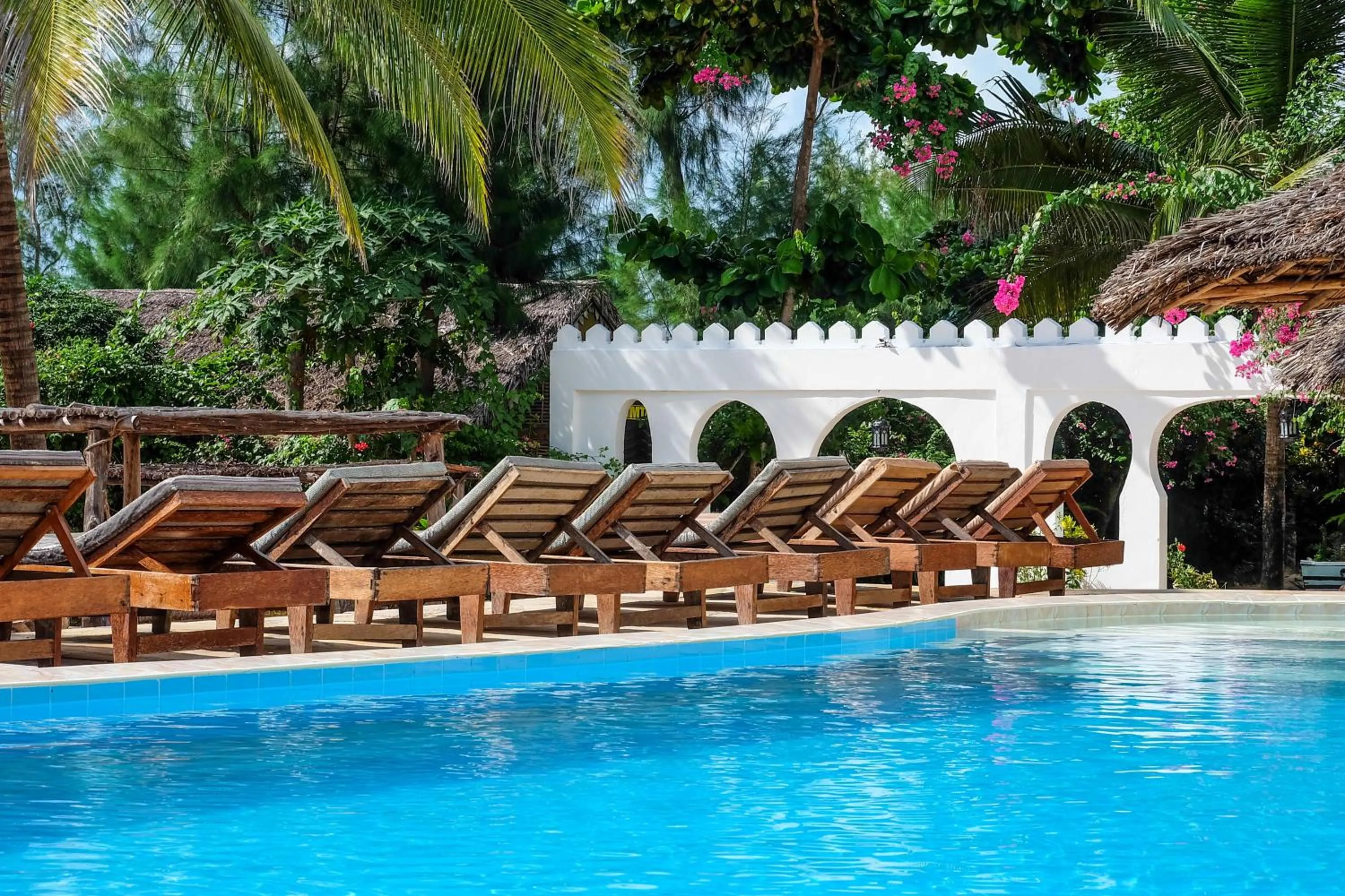 Swimming pool in Seasons Lodge Zanzibar