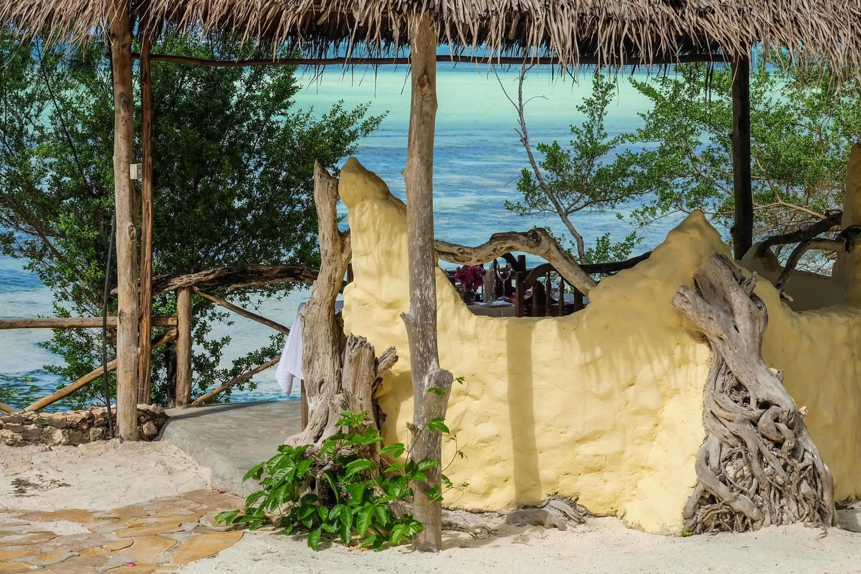 Restaurant/places to eat in Seasons Lodge Zanzibar