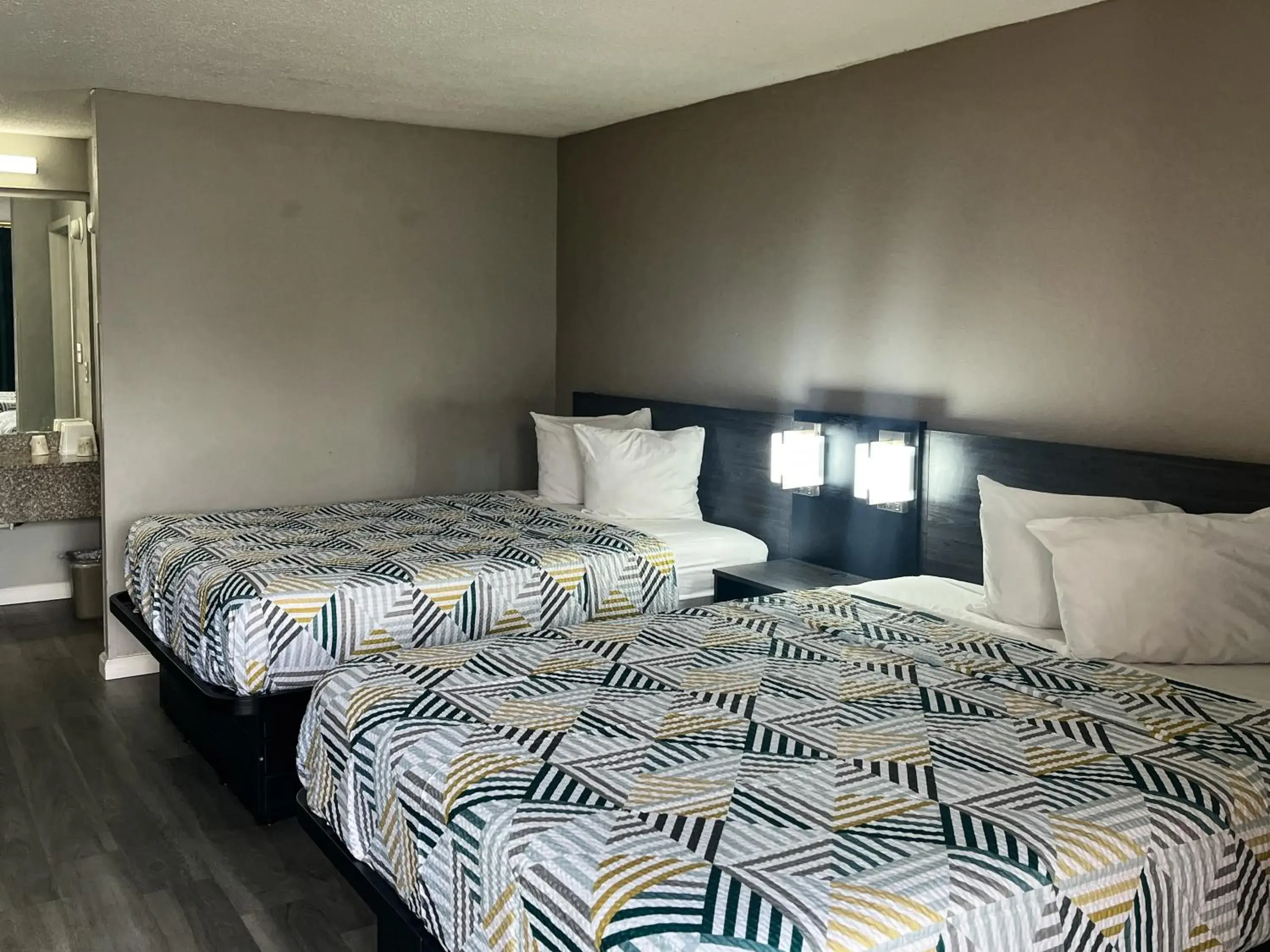 Photo of the whole room, Bed in Motel 6 Lugoff, SC Photo of the whole room, Bed in Motel 6 Lugoff, SC