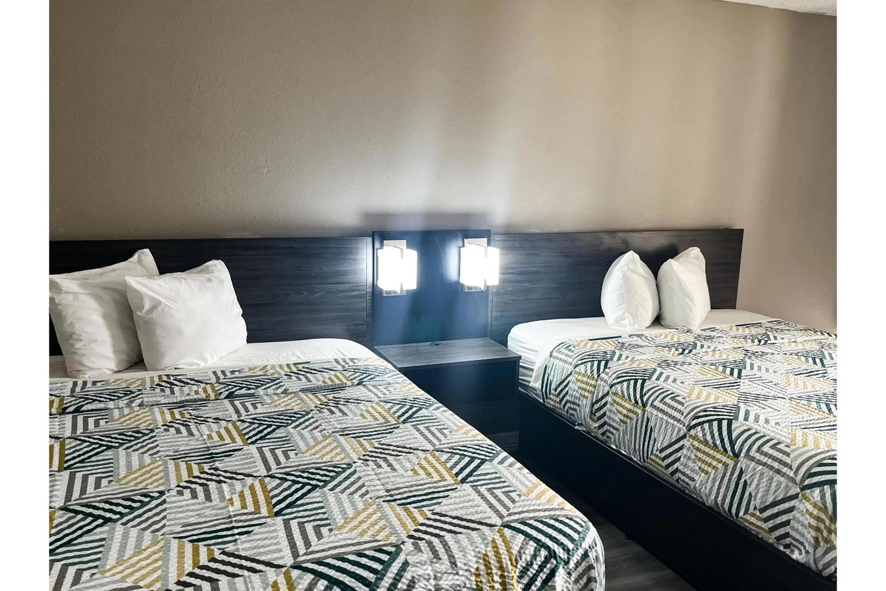 Bedroom, Bed in Motel 6 Lugoff, SC