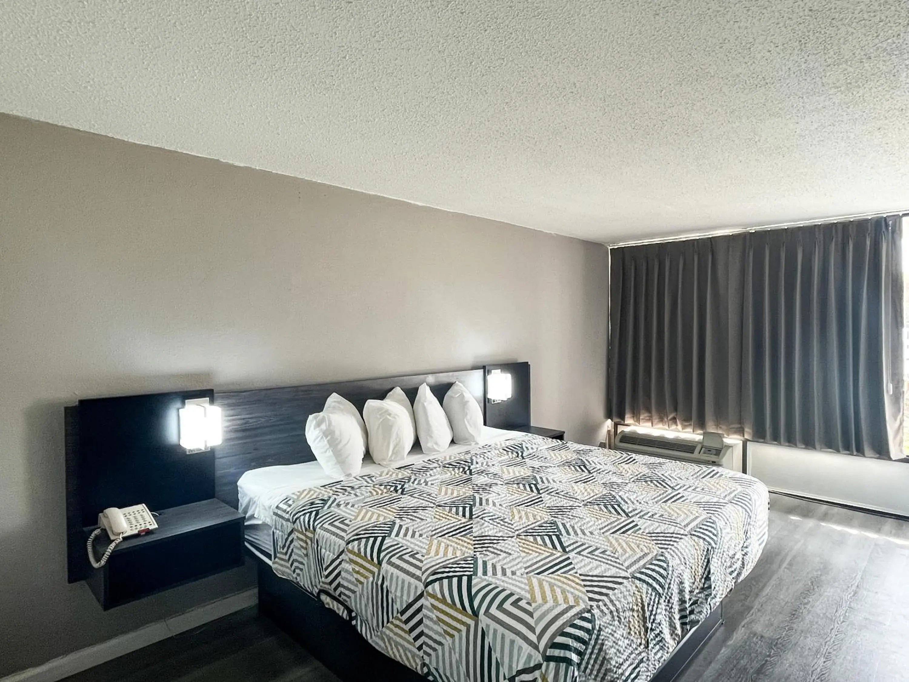 Photo of the whole room, Bed in Motel 6 Lugoff, SC Photo of the whole room, Bed in Motel 6 Lugoff, SC