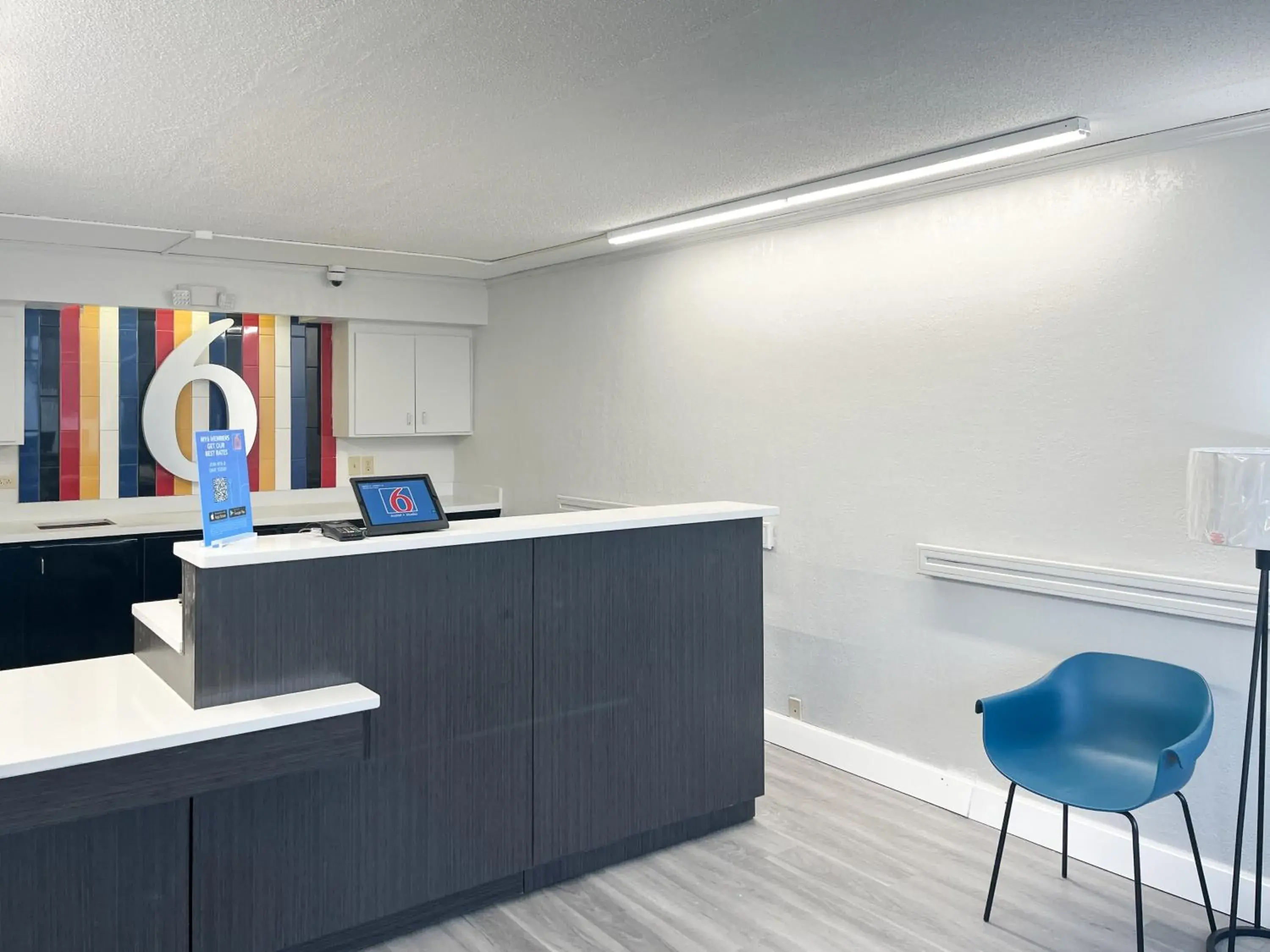 Lobby or reception in Motel 6 Lugoff, SC Lobby or reception in Motel 6 Lugoff, SC