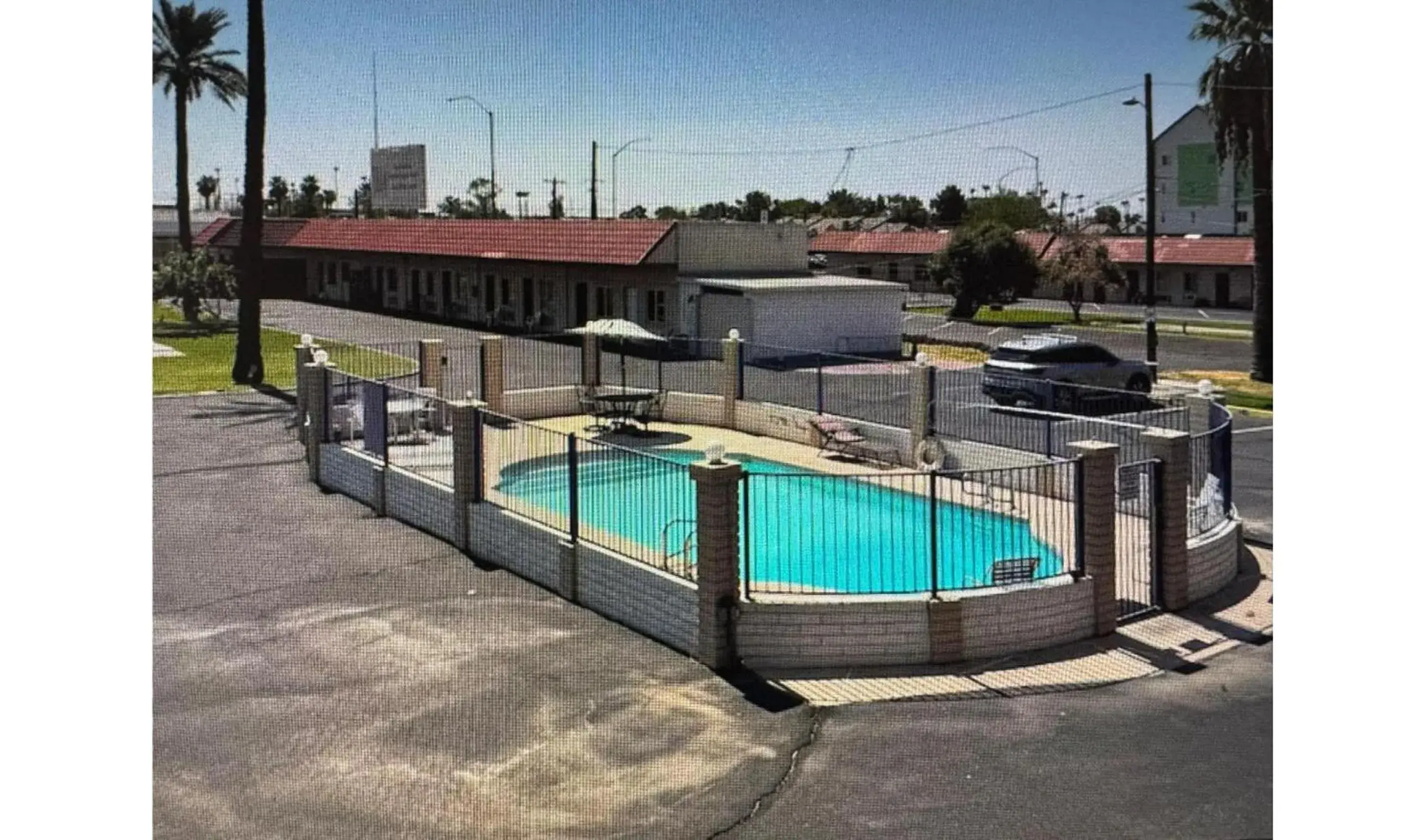 Swimming pool in Del Rio Hotel O near Mesa Downtown Swimming pool in Del Rio Hotel O near Mesa Downtown