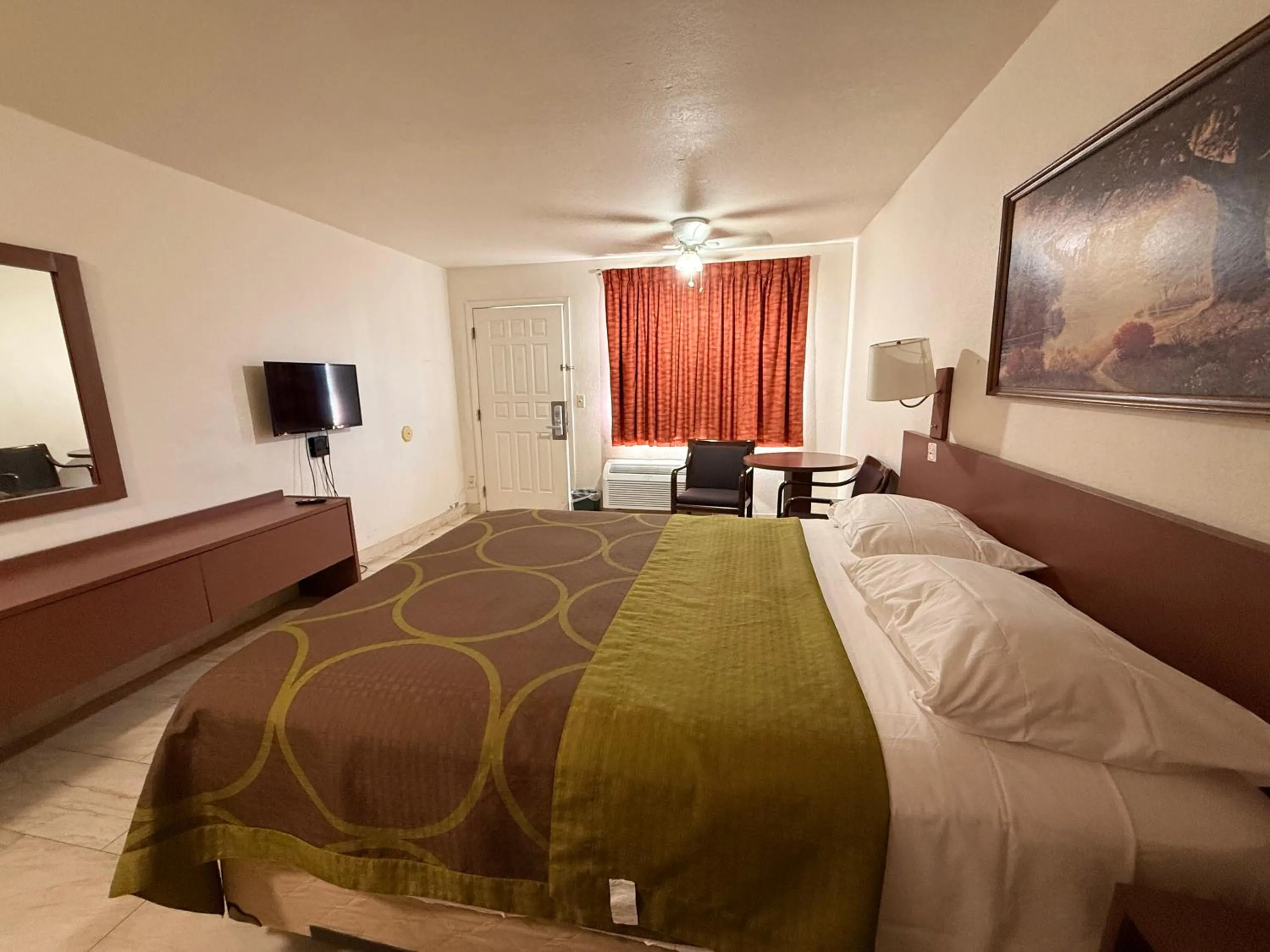 Bedroom, Bed in Del Rio Hotel O near Mesa Downtown