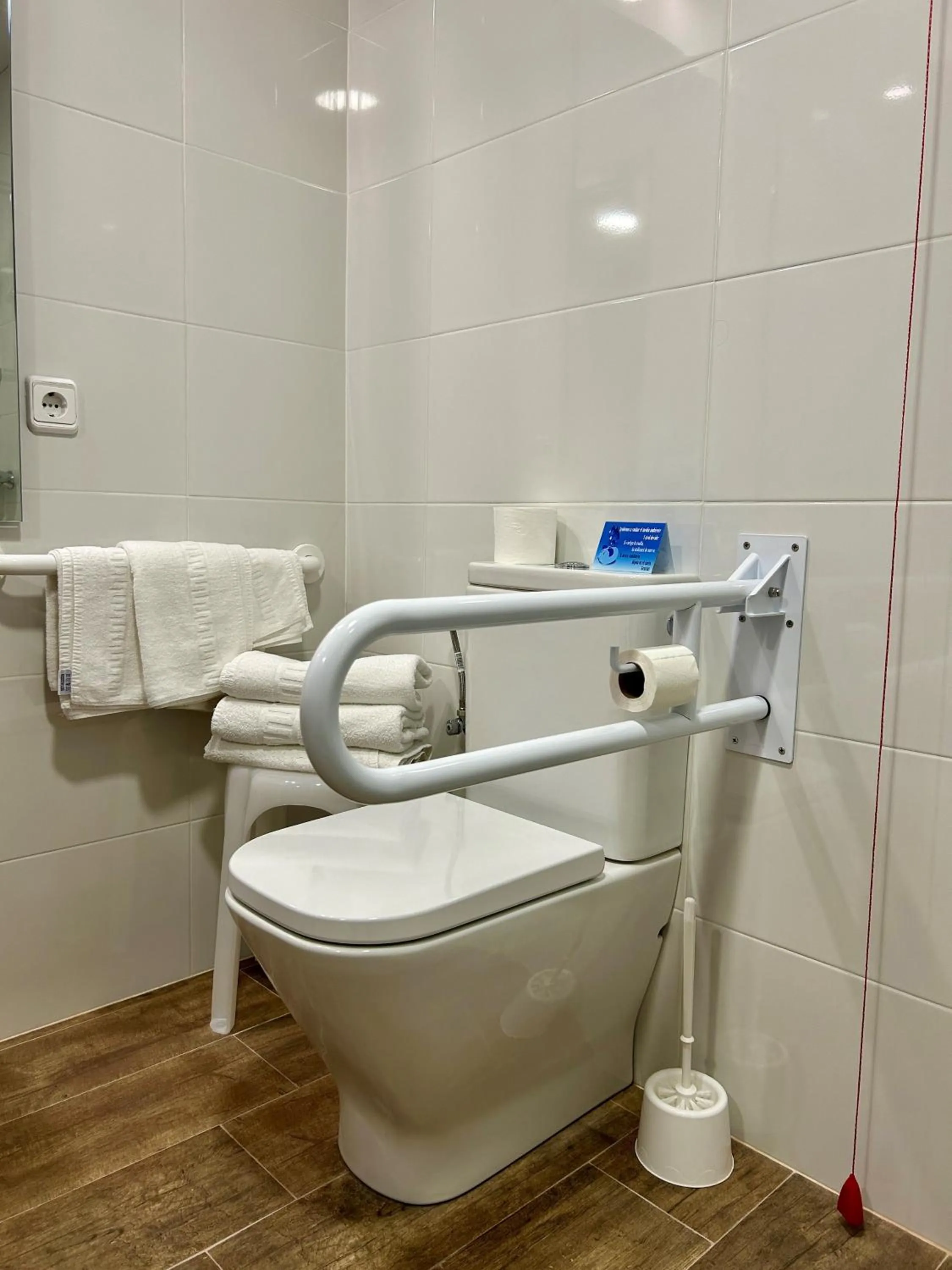 Toilet in Pensión La Orozca Benidorm