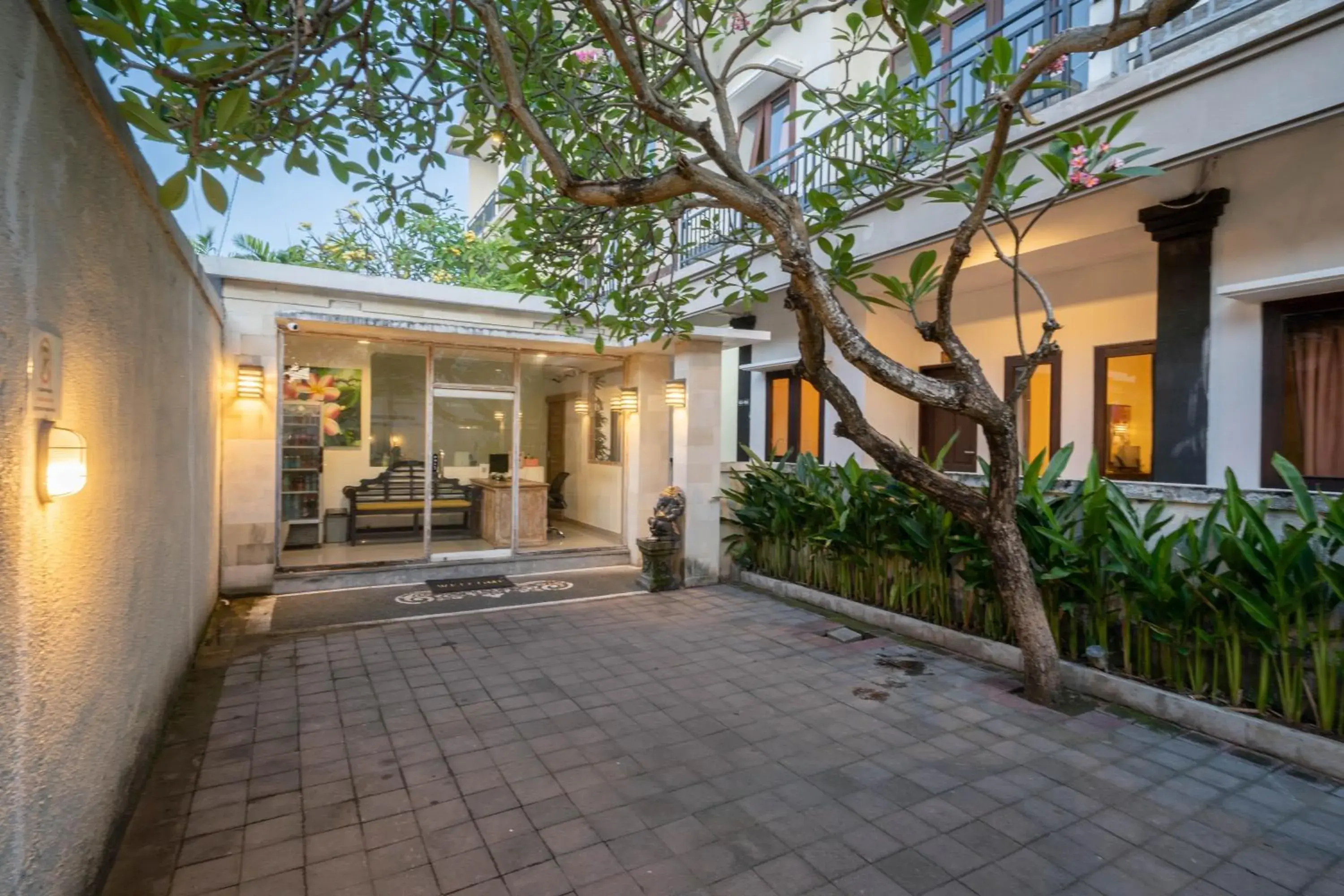 Inner courtyard view in The Mupu Seminyak Inner courtyard view in The Mupu Seminyak