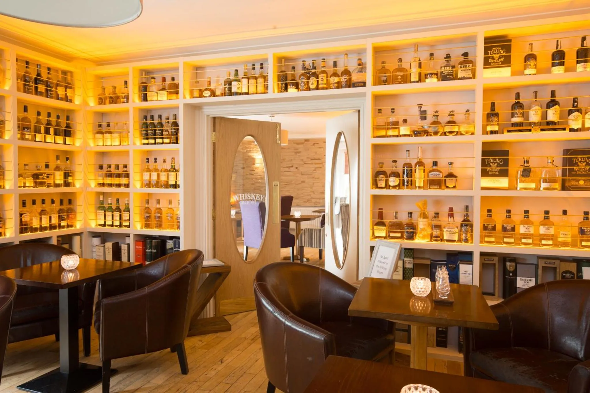 Lounge/Bar in Airport View Hotel and Secret Spa