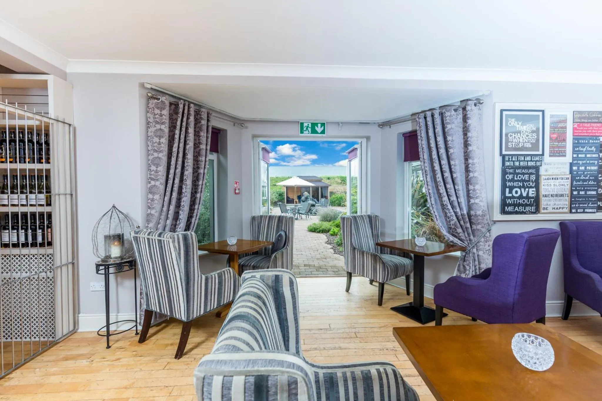 Seating Area in Airport View Hotel and Secret Spa