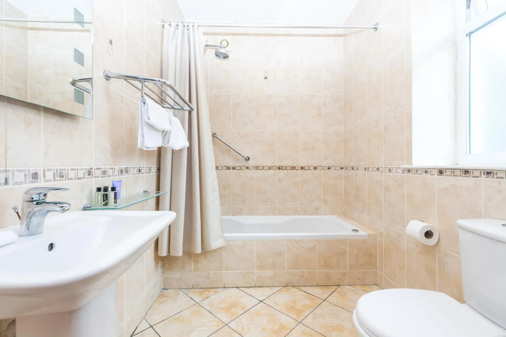 Bathroom in Airport View Hotel and Secret Spa