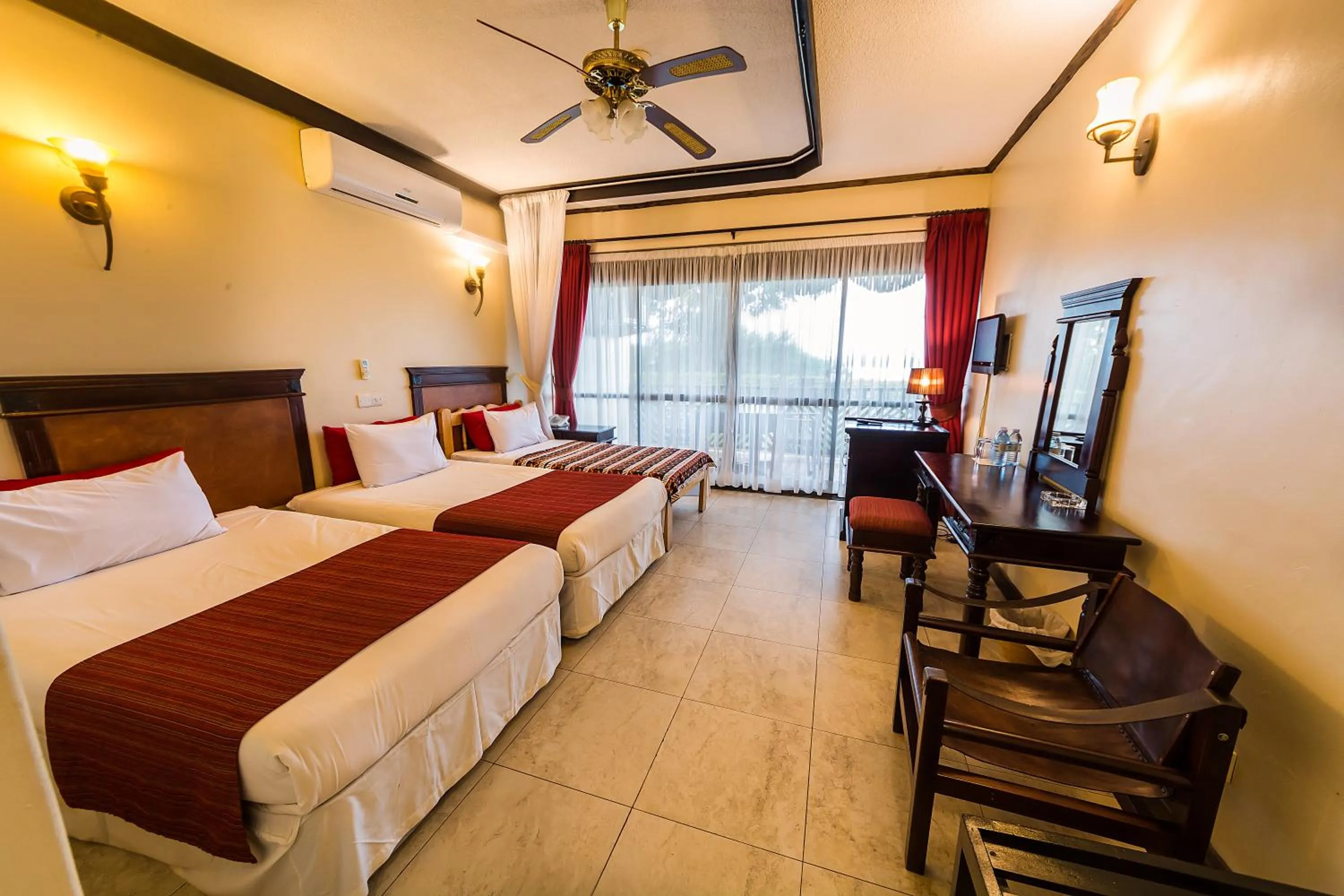 Bedroom, Bed in Cassia Lodge