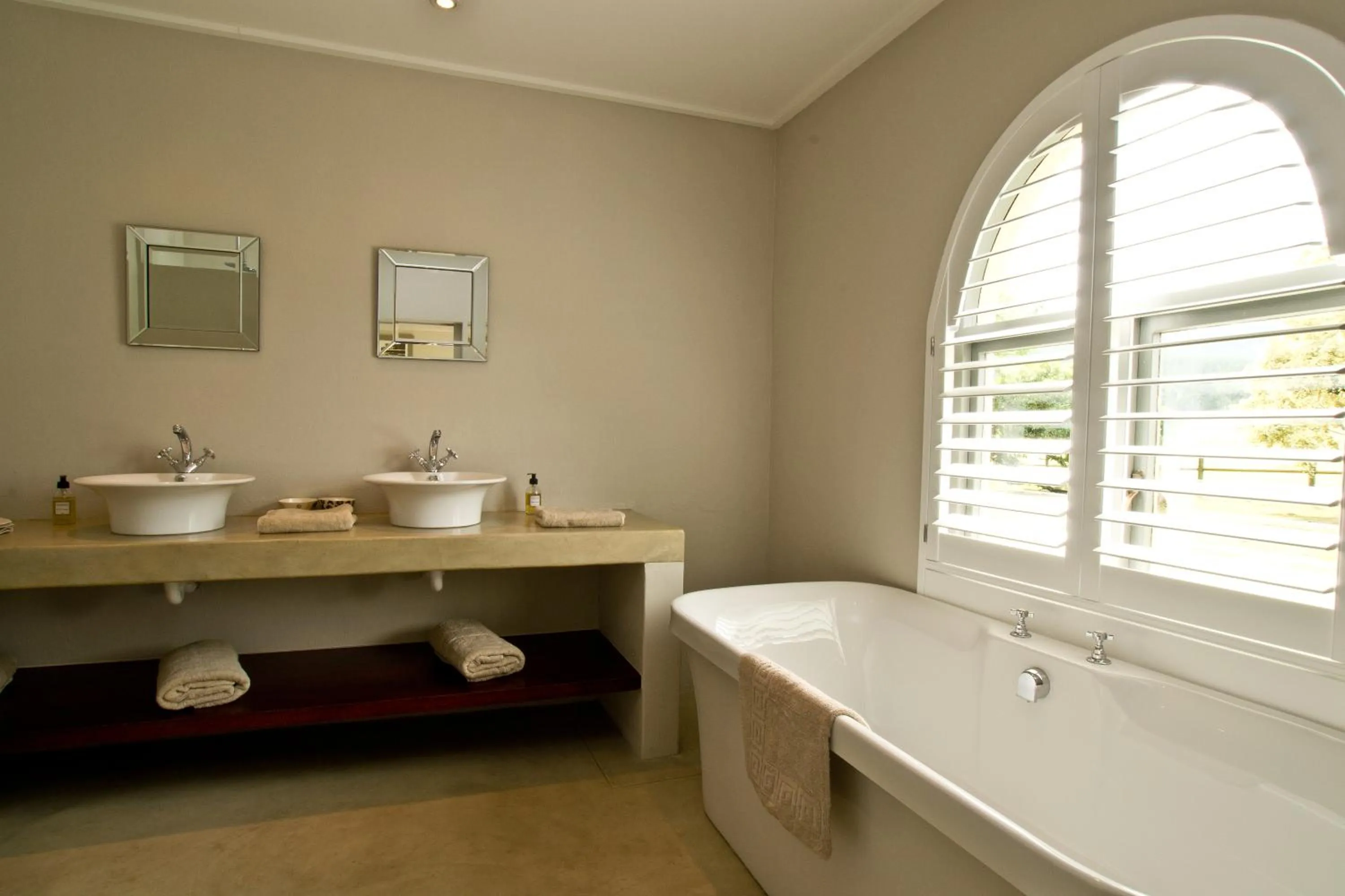 Bathroom in Kay and Monty Vineyard View