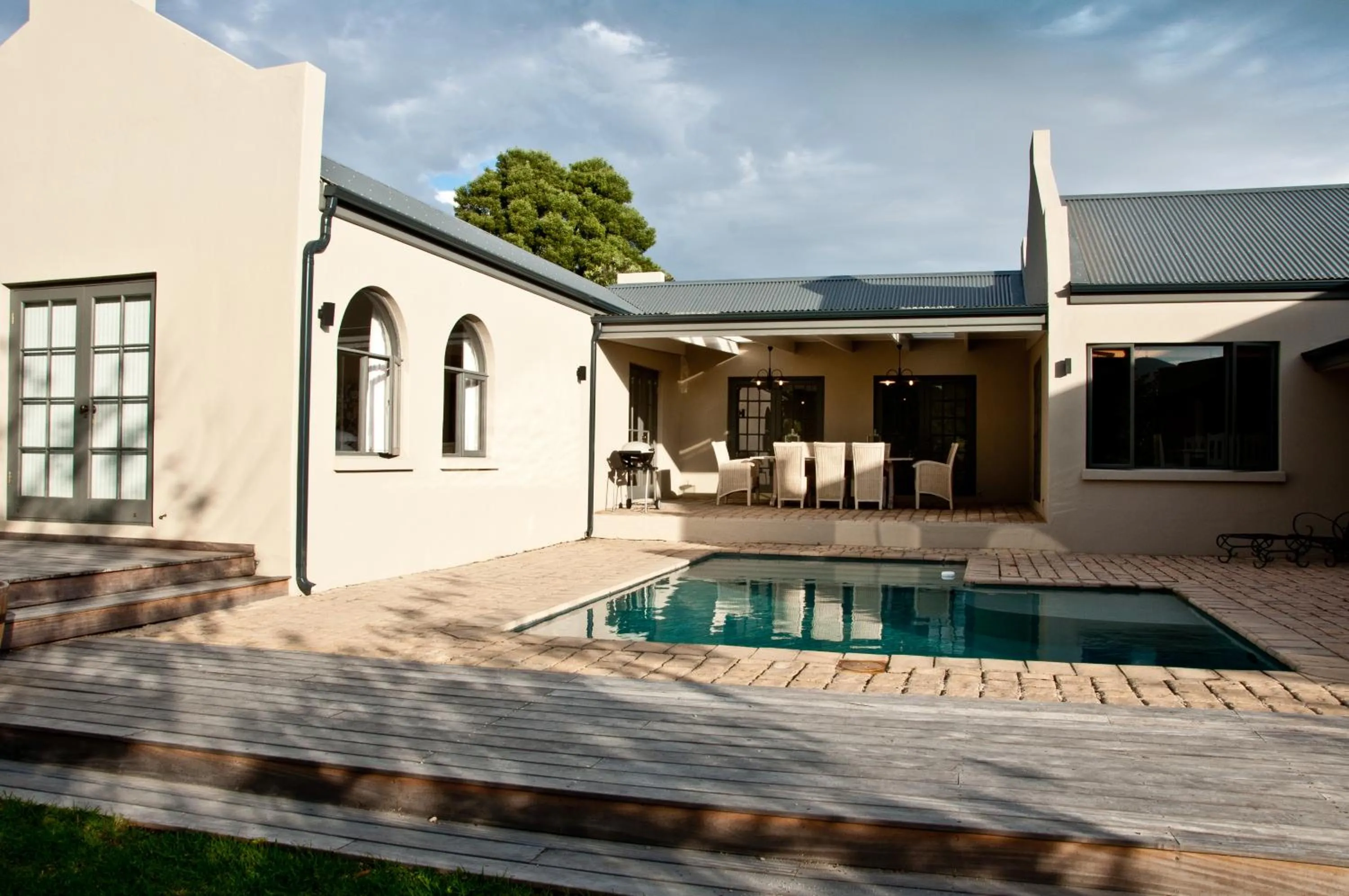 Property building in Kay and Monty Vineyard View